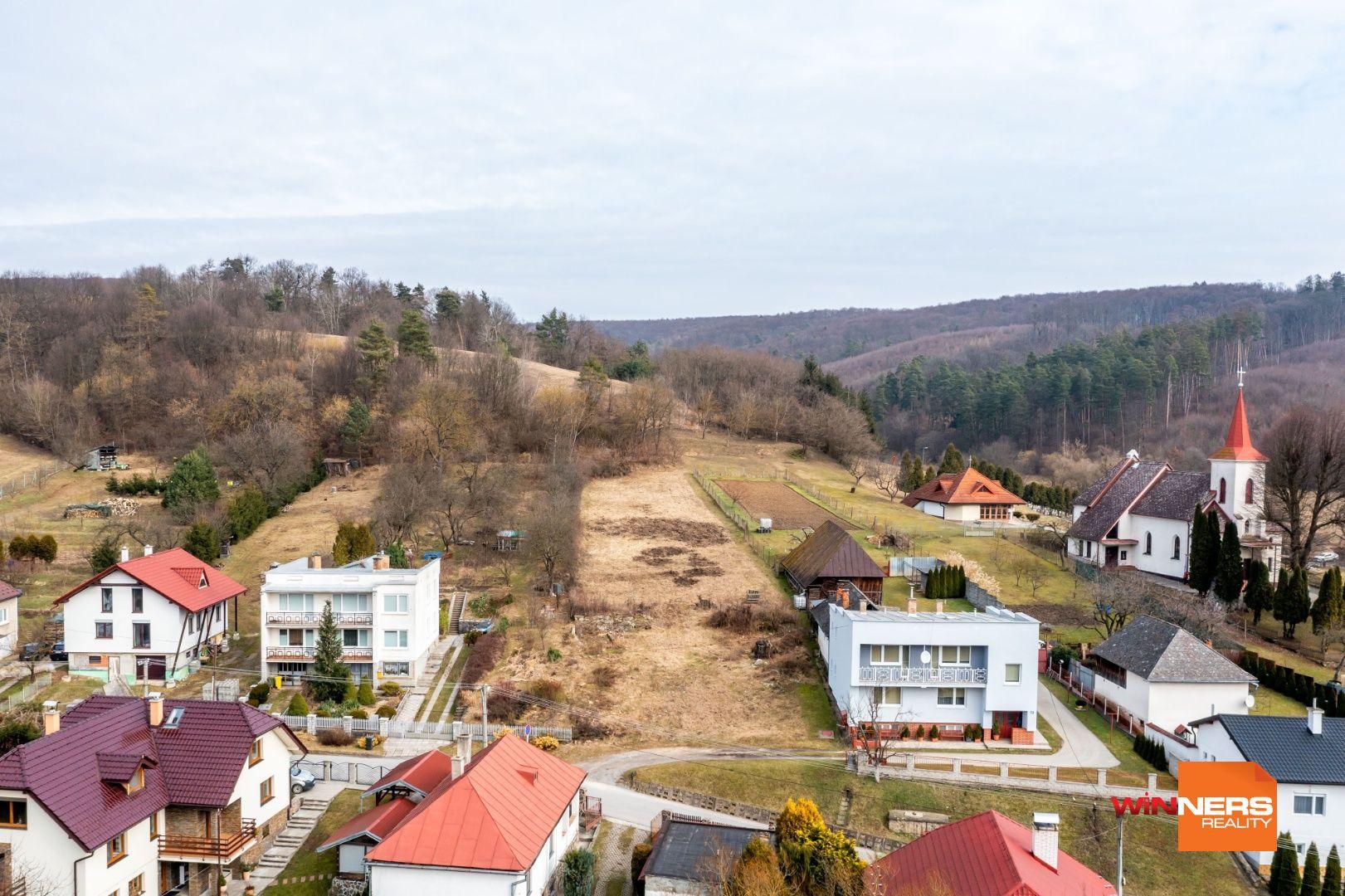 Na predaj lukratívny stavebný pozemok blízko  mesta Humenné- Brestov