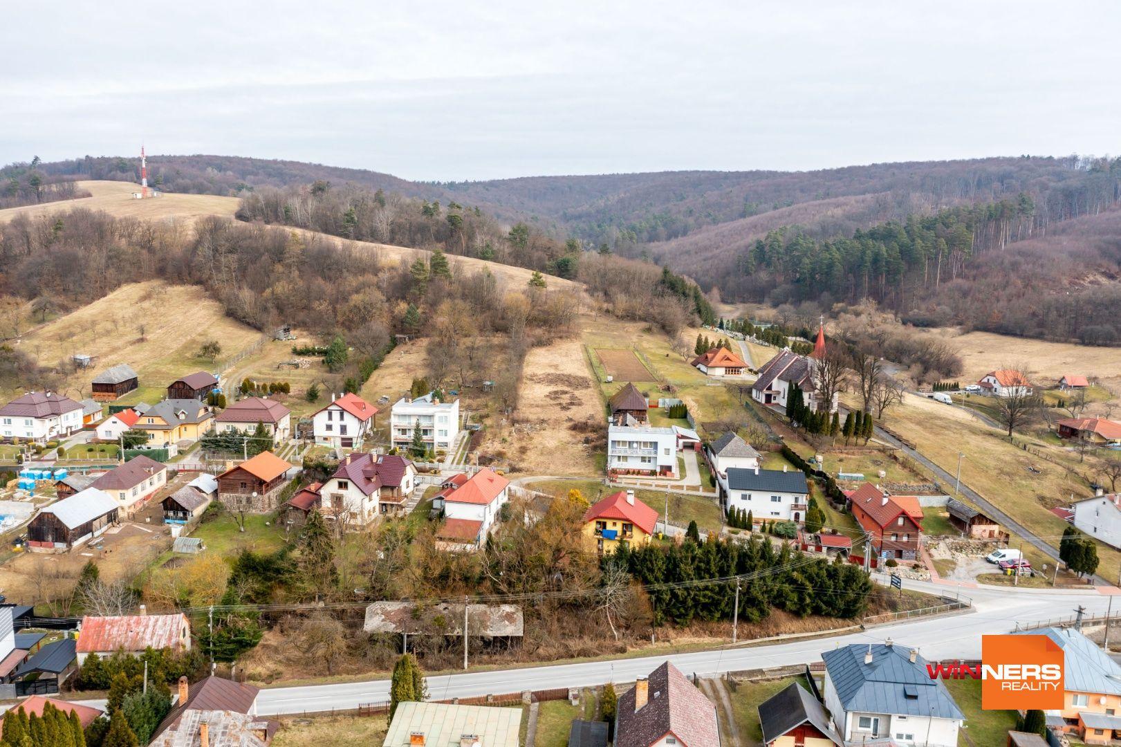 Na predaj lukratívny stavebný pozemok blízko  mesta Humenné- Brestov