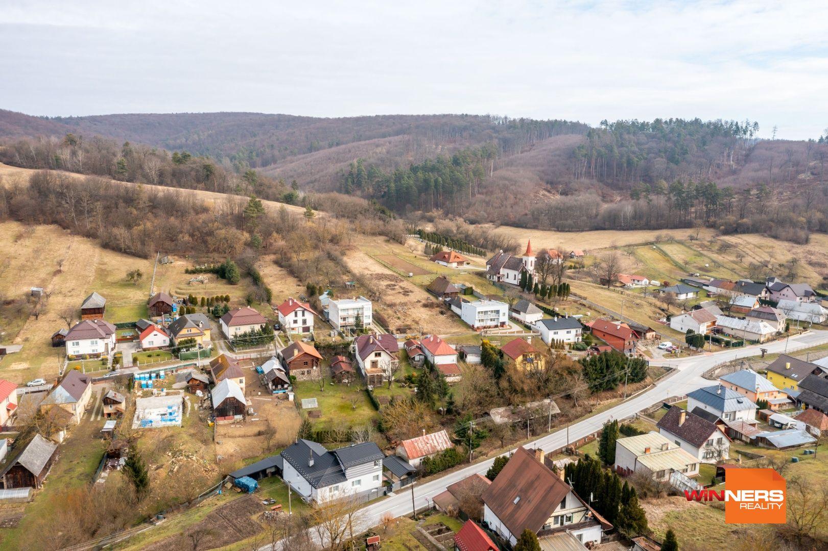 Na predaj lukratívny stavebný pozemok blízko  mesta Humenné- Brestov