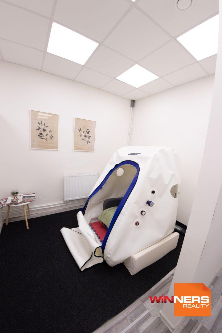 Ponúkam Vám na prenájom zrekonštruované priestory vhodné ako obchodné, kancelárske a aj zdravotnícke, na Levočskej ulici s dvoma parkovacími miestami.