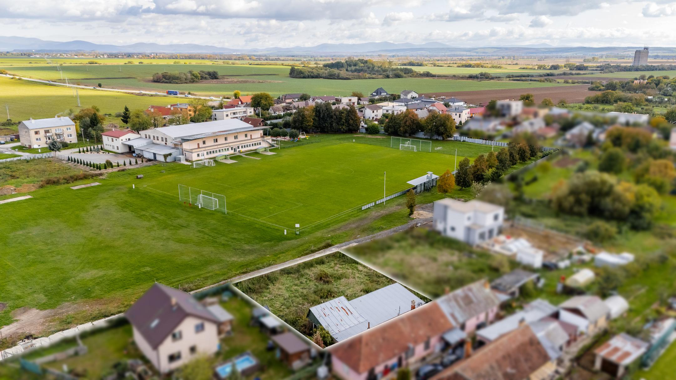 Exkluzívne na predaj stavebný pozemok , 758 m2, Čečejovce
