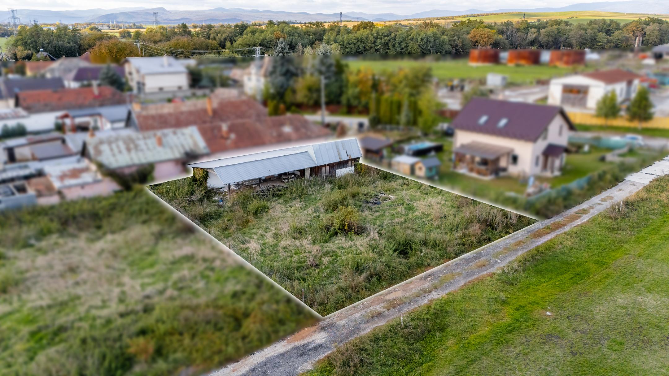 Exkluzívne na predaj stavebný pozemok , 758 m2, Čečejovce