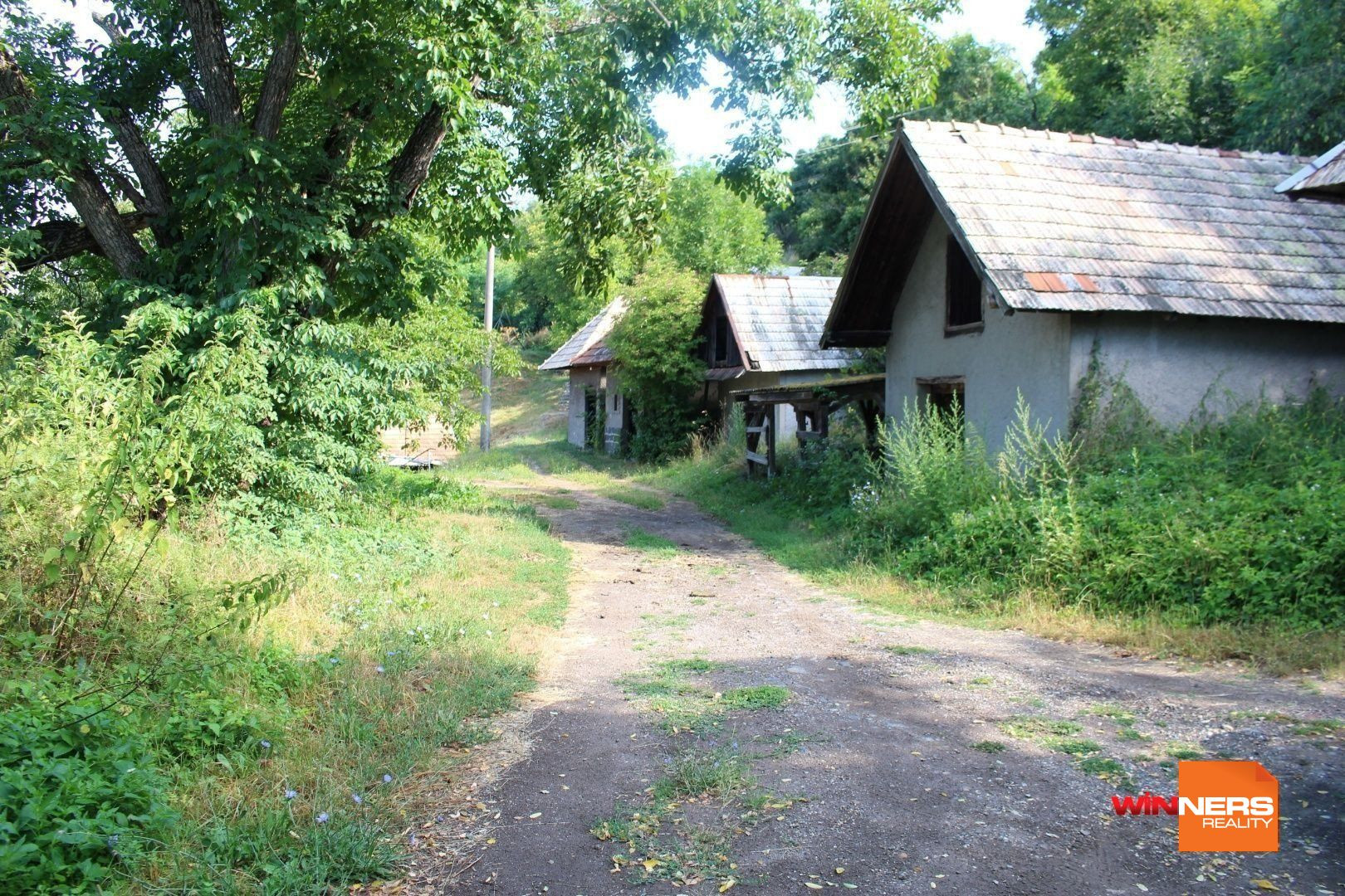 REZERVOVANÉ - Predaj  chatka s vínnou pivnicou, 49 m2 , Hontianske Trsťany- 6 km Dudince