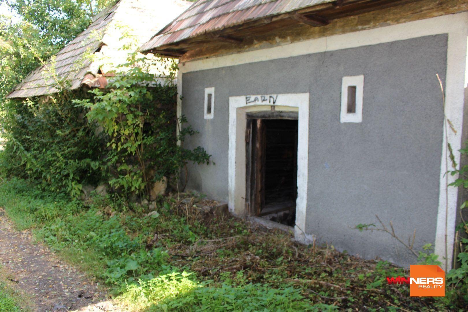 REZERVOVANÉ - Predaj  chatka s vínnou pivnicou, 49 m2 , Hontianske Trsťany- 6 km Dudince