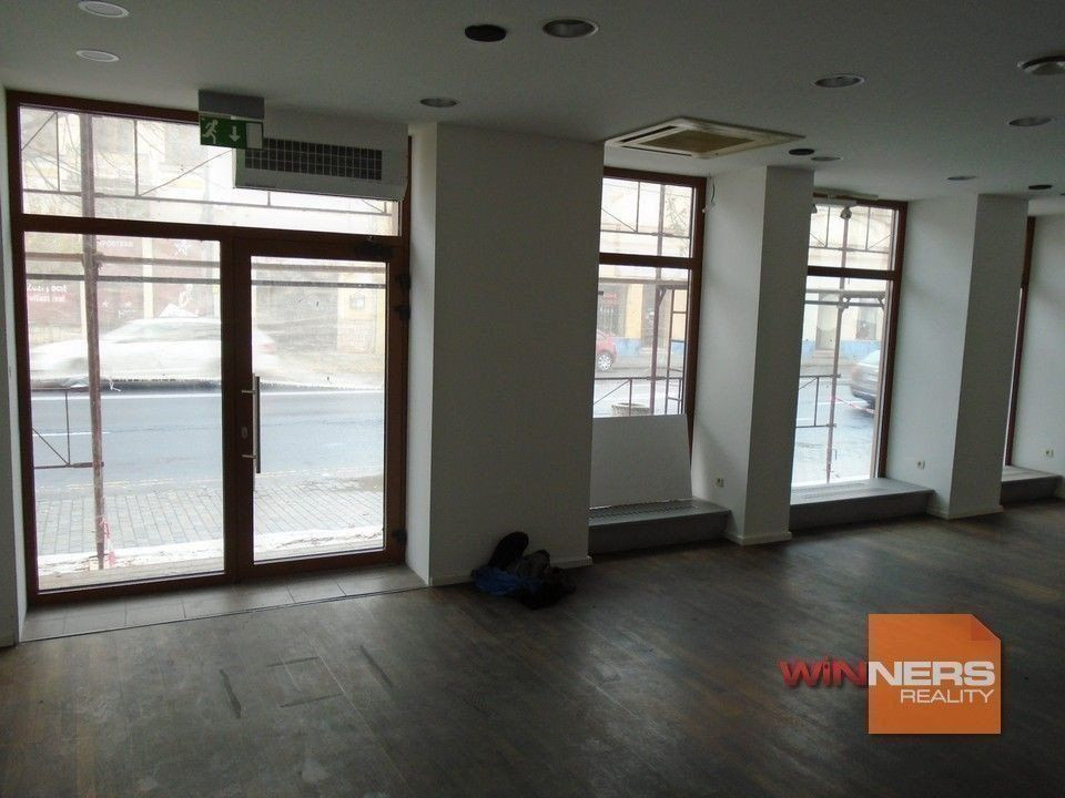 Priestranný obchodný  priestor v centre mesta Lučenec