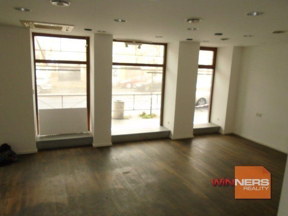 Priestranný obchodný  priestor v centre mesta Lučenec