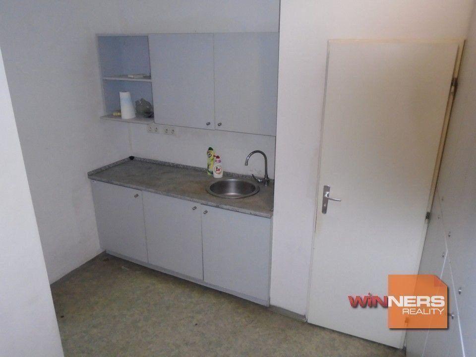 Priestranný obchodný  priestor v centre mesta Lučenec