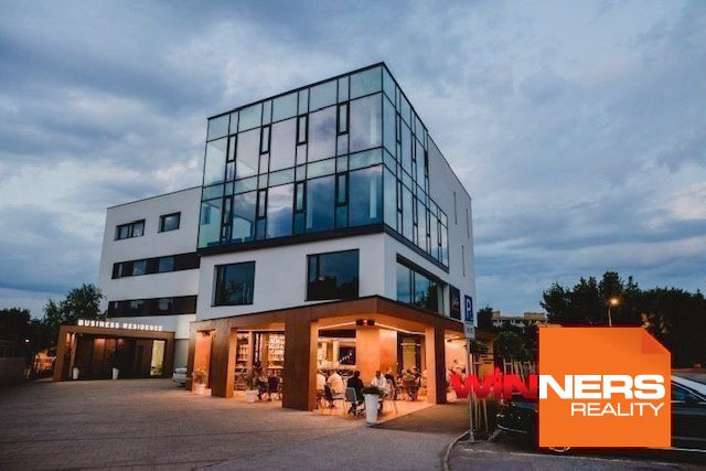 Reprezentatívny kancelársky/obchodný priestor v novostavbe v blízkosti centra mesta, 100 m2, parking, Dunajská, Košice