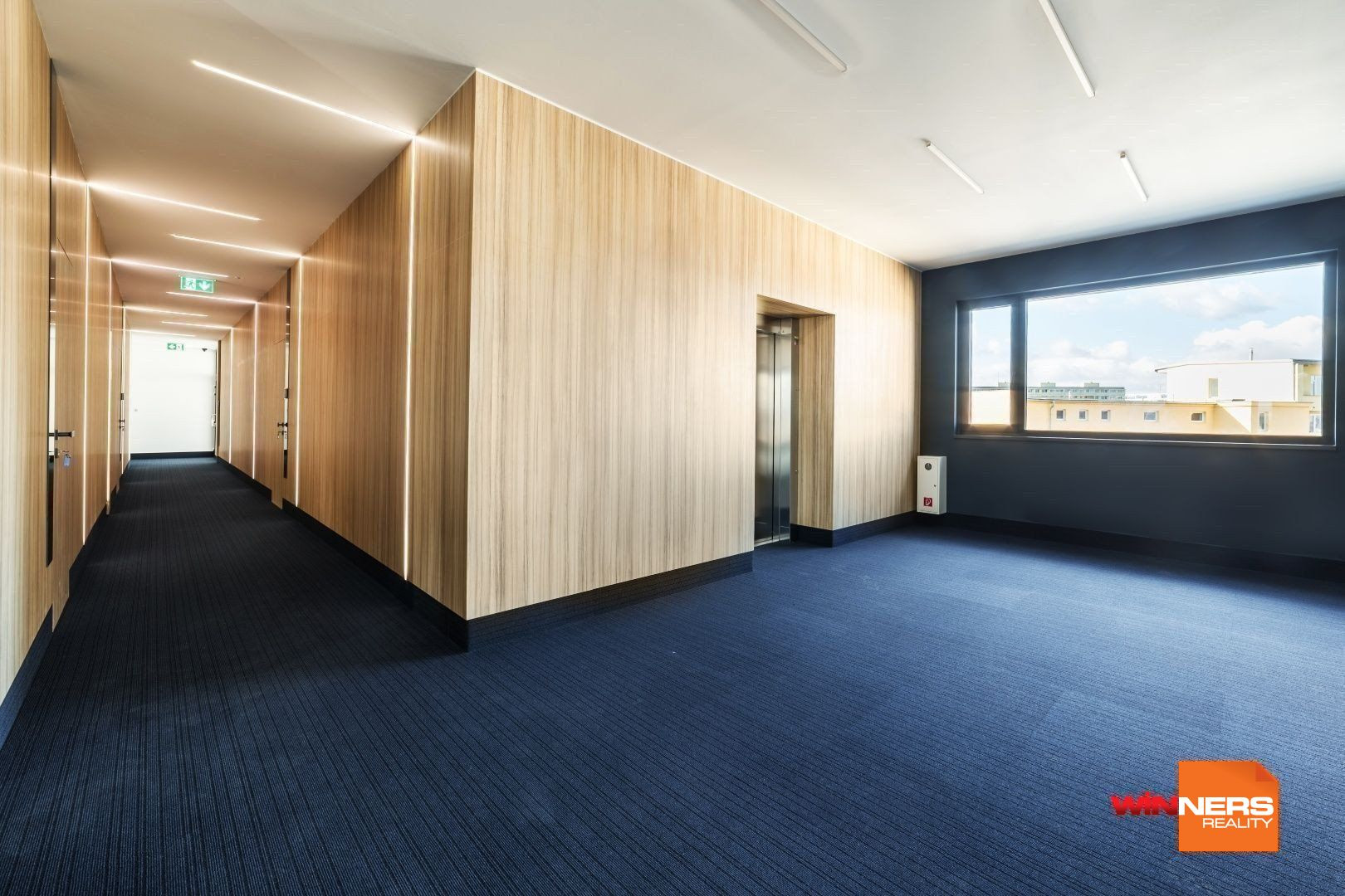 Reprezentatívny kancelársky/obchodný priestor v novostavbe v blízkosti centra mesta, 100 m2, parking, Dunajská, Košice