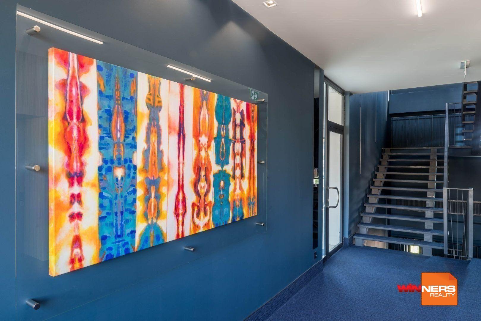 Reprezentatívny kancelársky/obchodný priestor v novostavbe v blízkosti centra mesta, 122,5 m2, parking, Dunajská, Košice