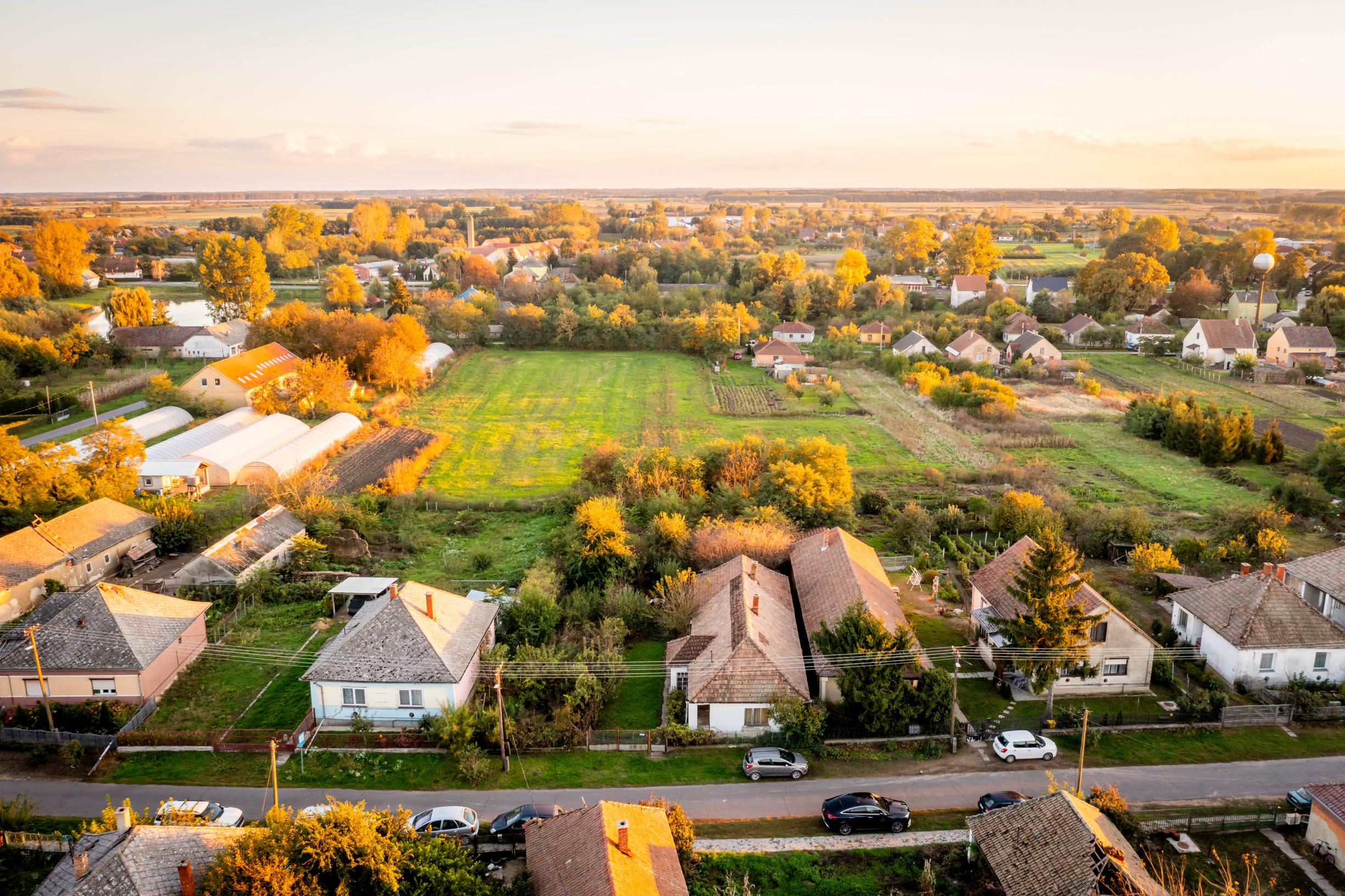 Na predaj rodinný dom v pôvodnom stave s veľkým pozemkom v obci Karcsa v Maďarsku