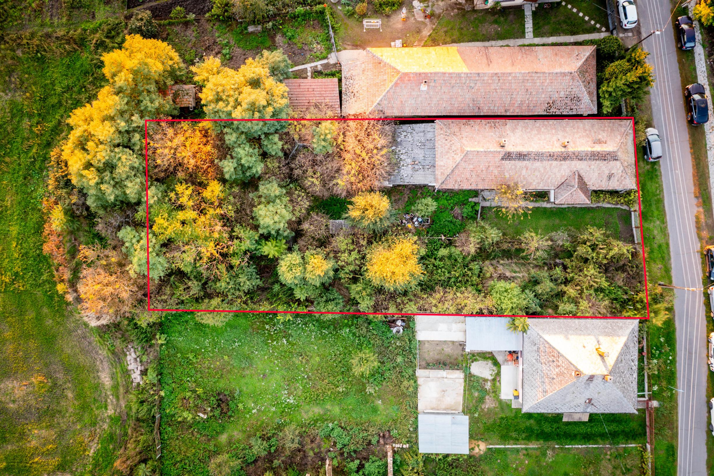Na predaj rodinný dom v pôvodnom stave s veľkým pozemkom v obci Karcsa v Maďarsku