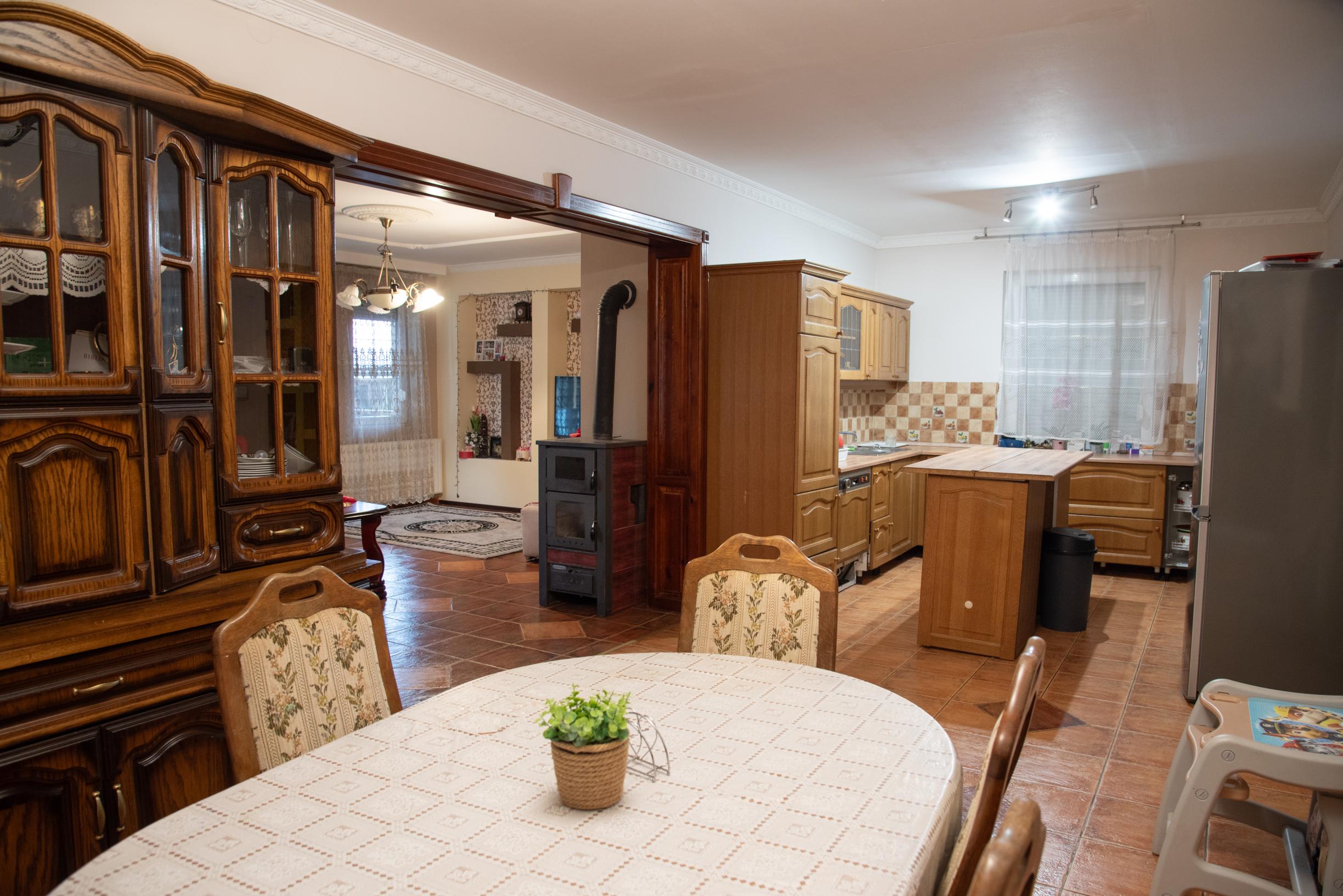 Na predaj priestranný rodinný dom v obci Karcsa - Maďarsko