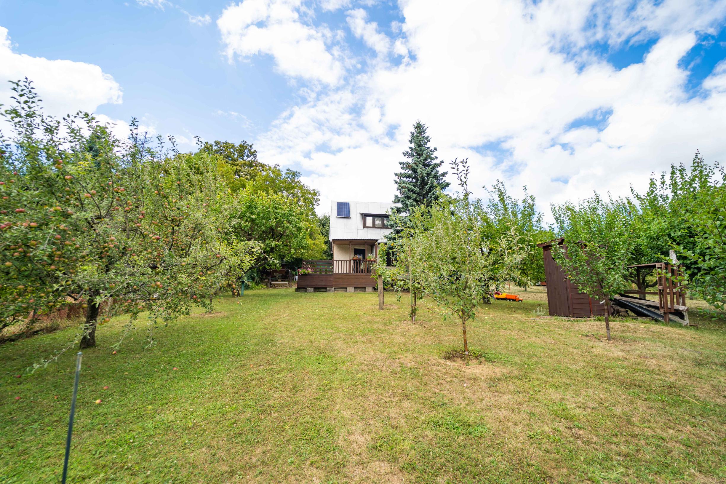 REZERVOVANE - Na predaj murovaná chata v tichom prostredí záhradkárskej oblasti Sečovce