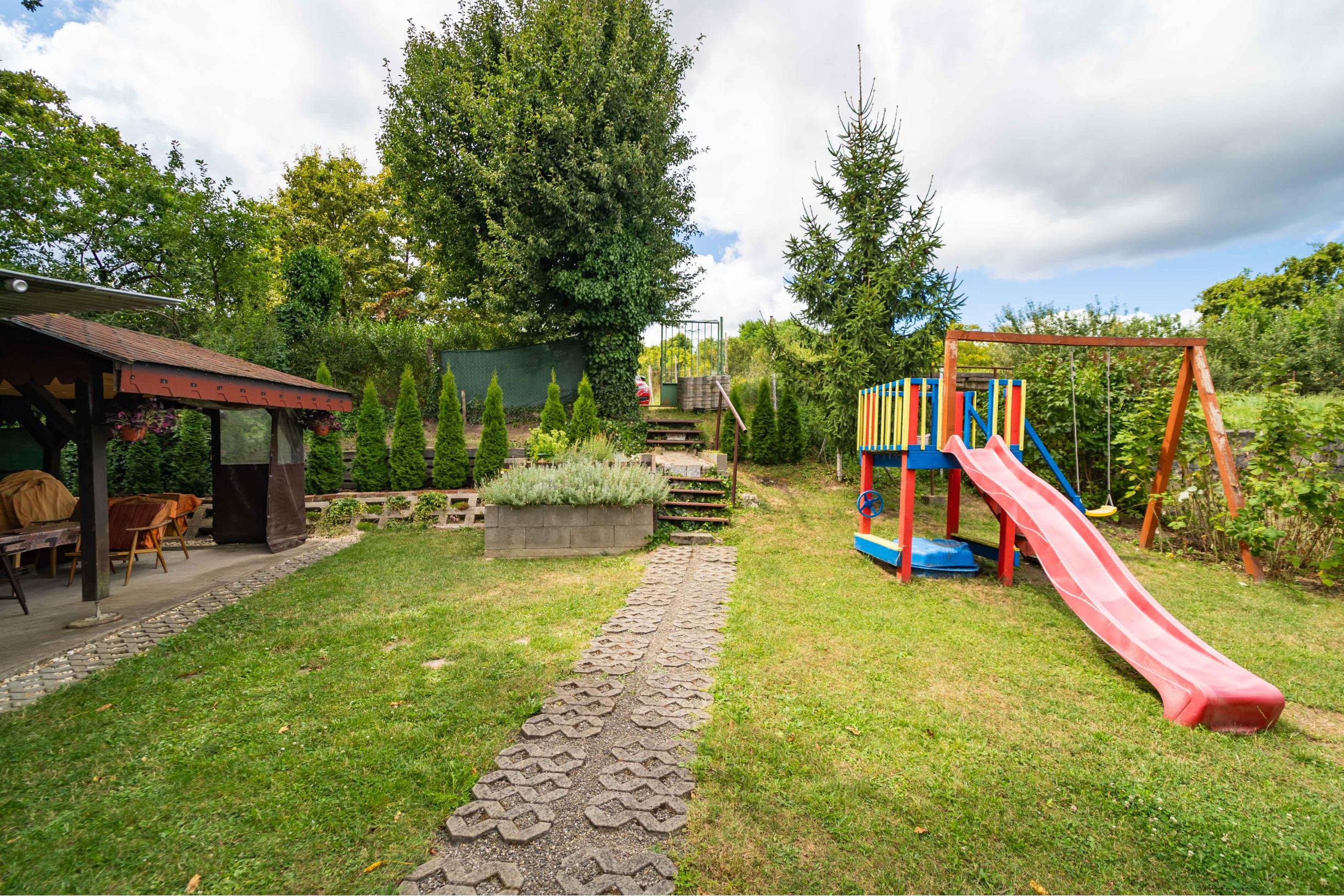 REZERVOVANE - Na predaj murovaná chata v tichom prostredí záhradkárskej oblasti Sečovce