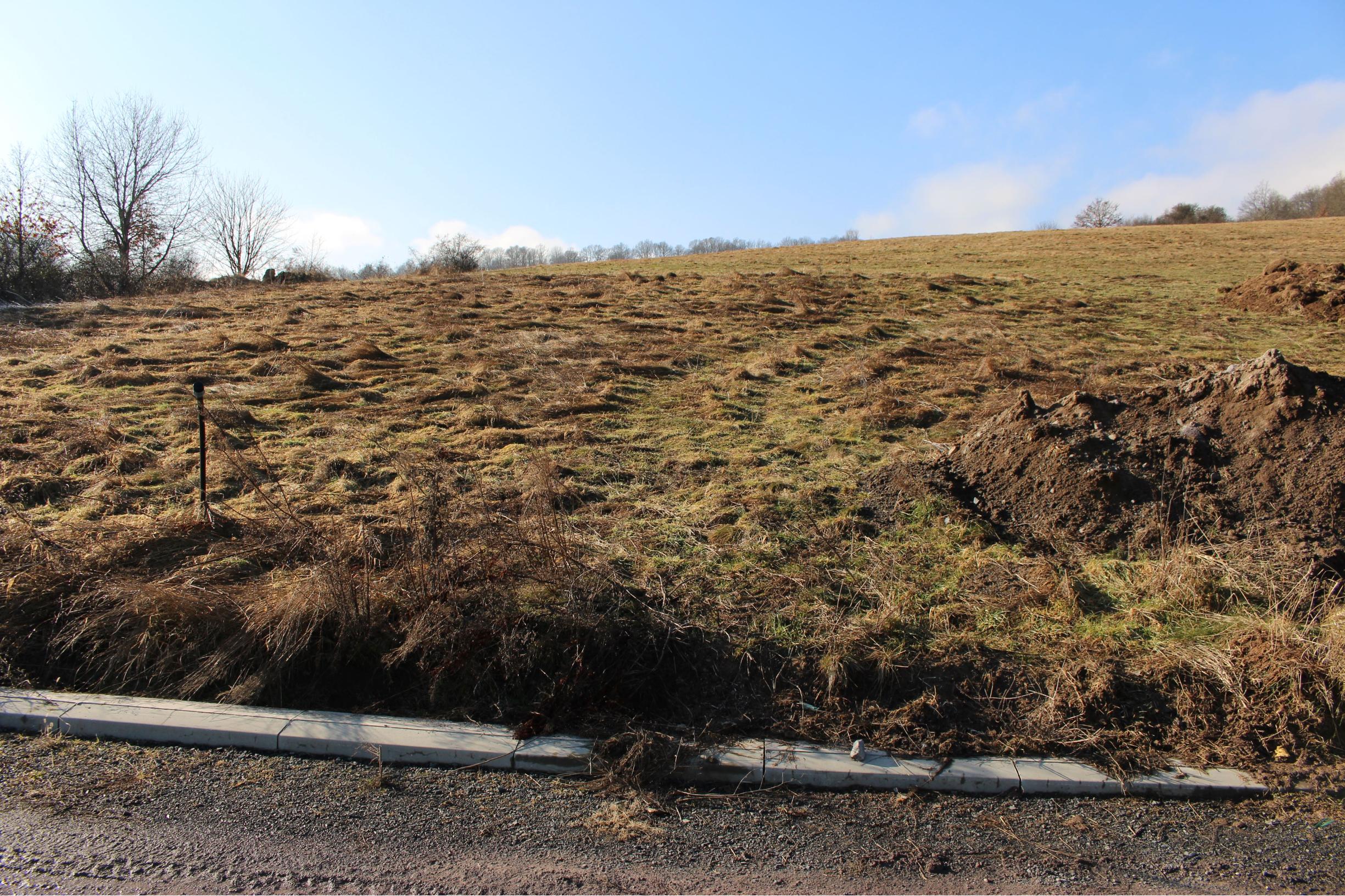 Predaj stavebného pozemku 571 m2 Breziny – 8 km Zvolen, okr. Zvolen