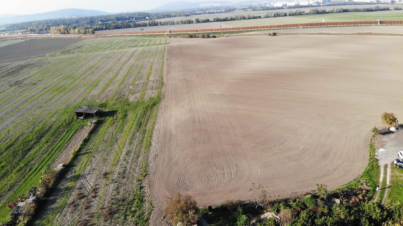 Na predaj stavebný pozemok, 9592 m2, Koreňová ulica, Bratislava - Jarovce Sever