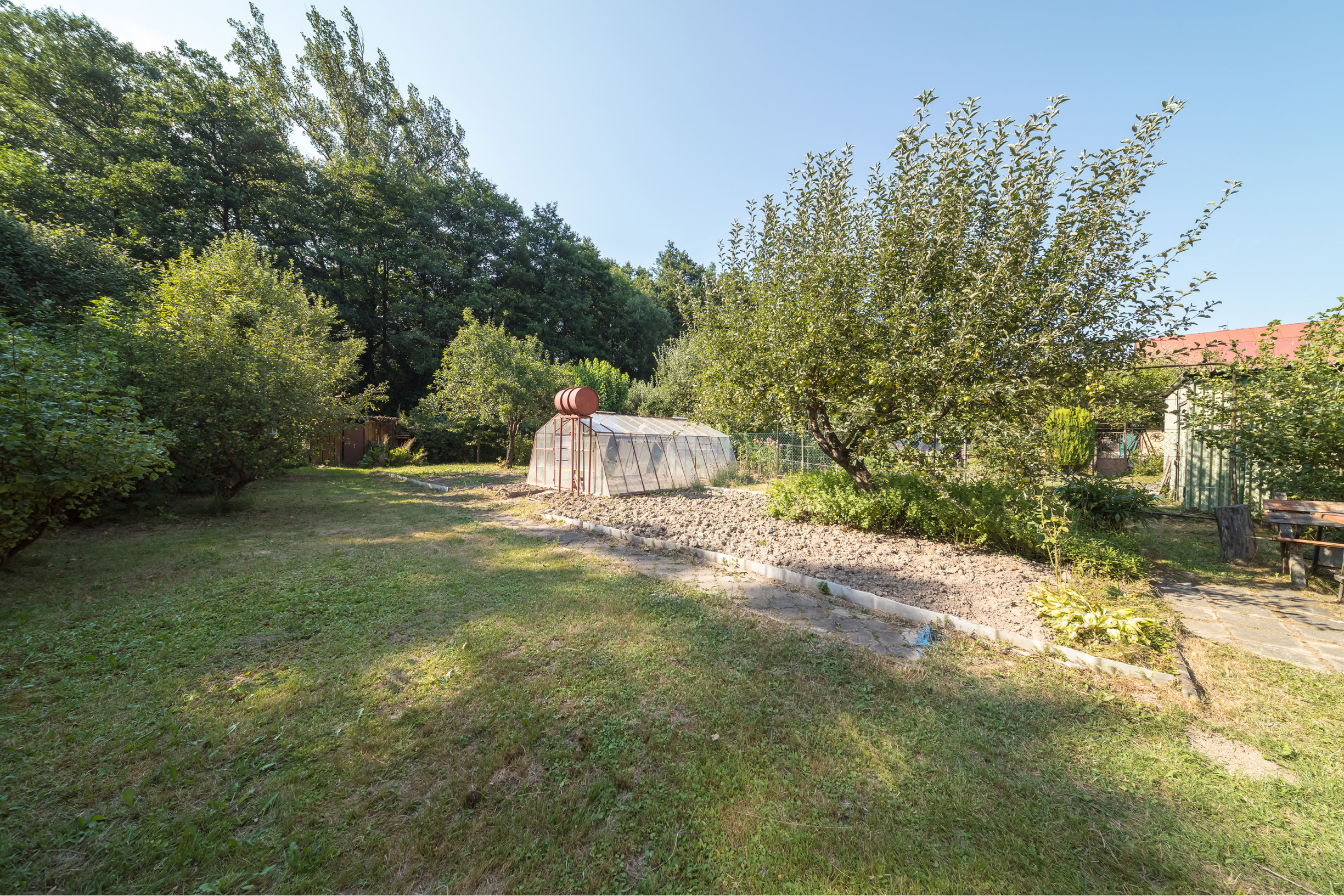 Murovaná chata neďaleko golfového klubu • obec Malá Ida