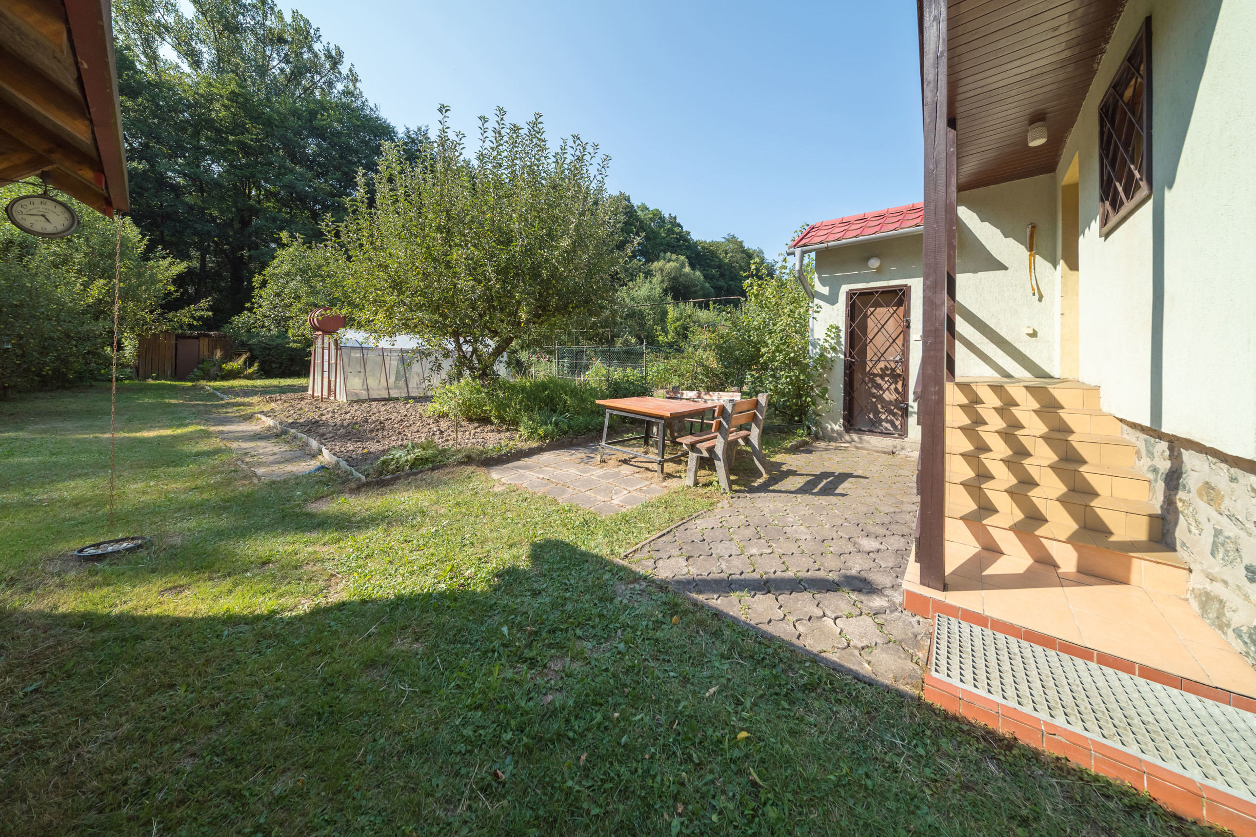 Murovaná chata neďaleko golfového klubu • obec Malá Ida