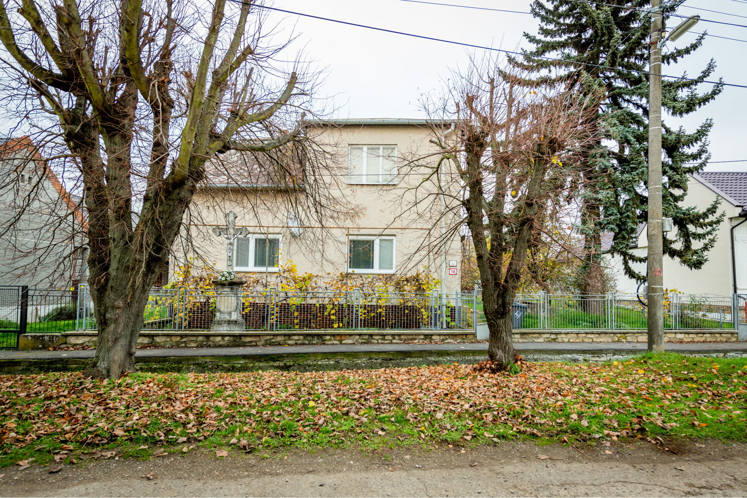 Exkluzívne na predaj rodinný dom v obci Úpor!