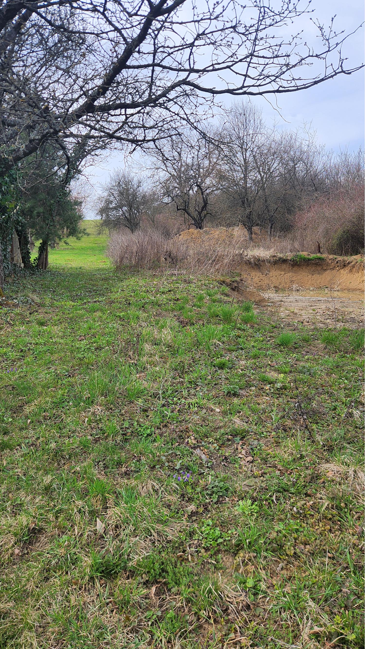 Exkluzívne na predaj stavebné pozemky v záhradkárskej oblasti za mestom Sečovce!