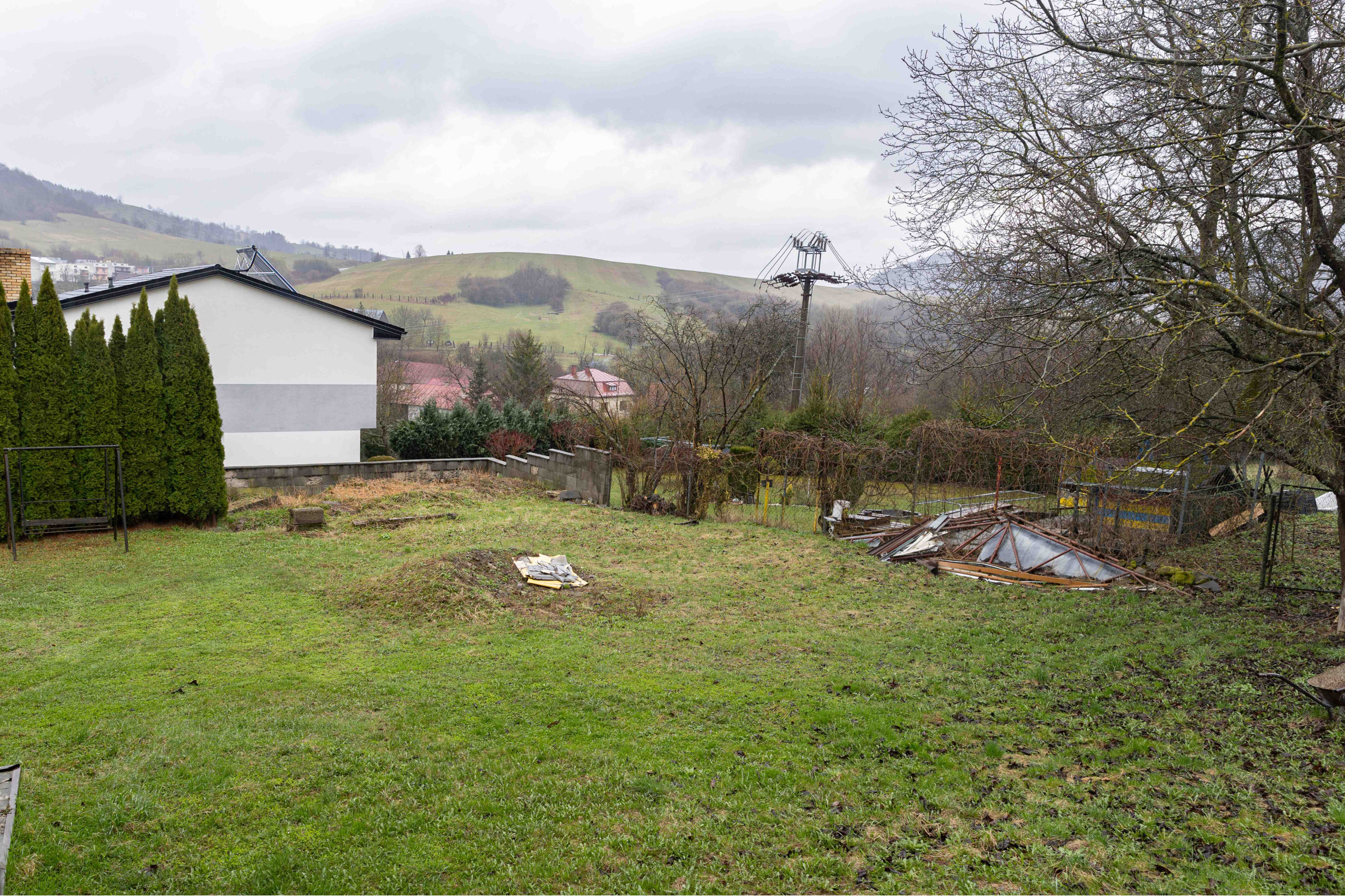 Exkluzívne na predaj   rodinný dom  s ideálnym pozemkom v obci  Čabalovce