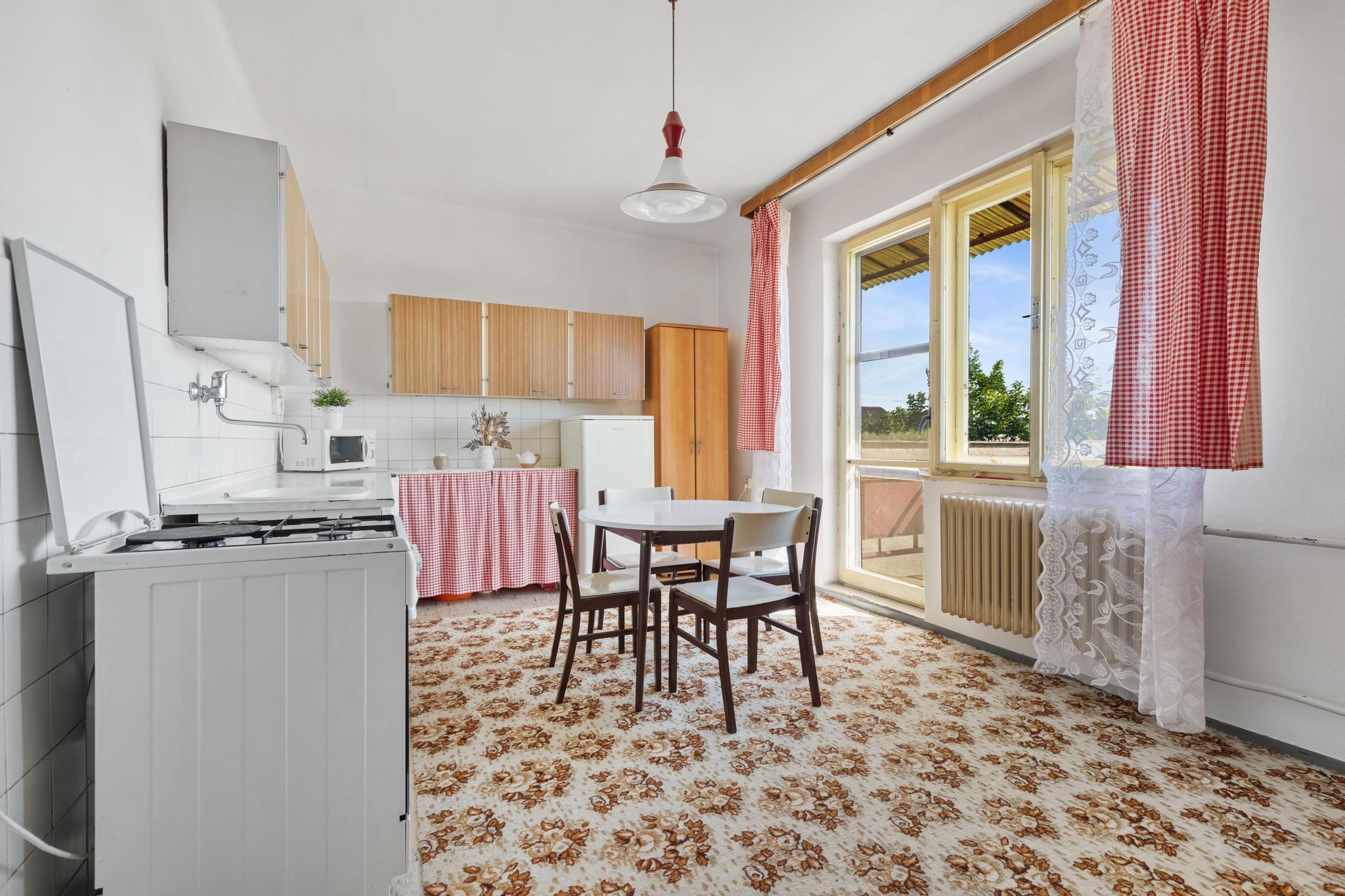 REZERVOVANÉ - Na predaj rodinný dom v Seredi vhodný na rekonštrukciu