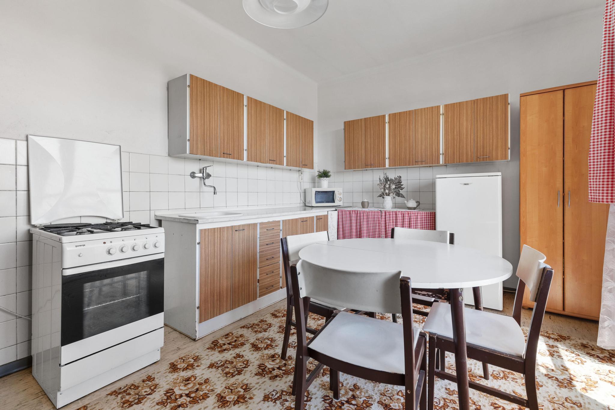 REZERVOVANÉ - Na predaj rodinný dom v Seredi vhodný na rekonštrukciu