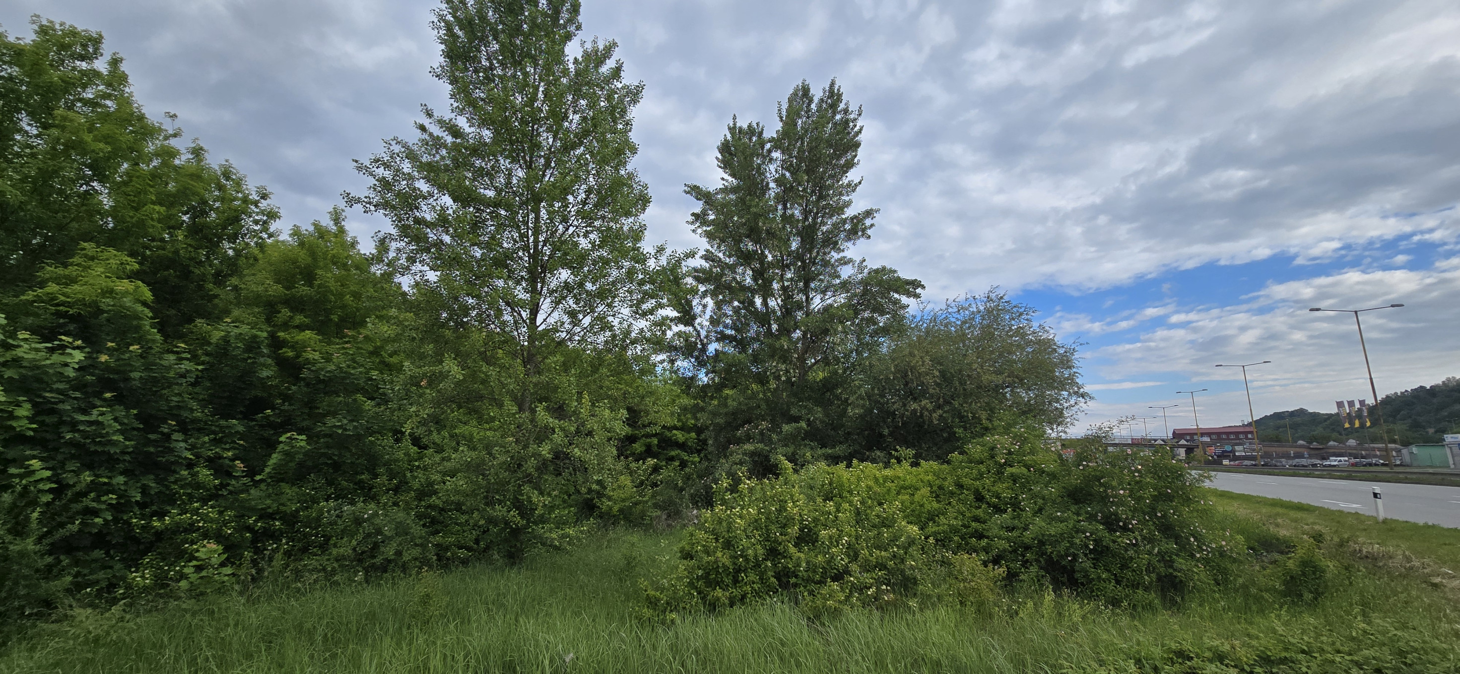 Na predaj investičný pozemok, 13 árov,  Južné nábrežie v Košiciach