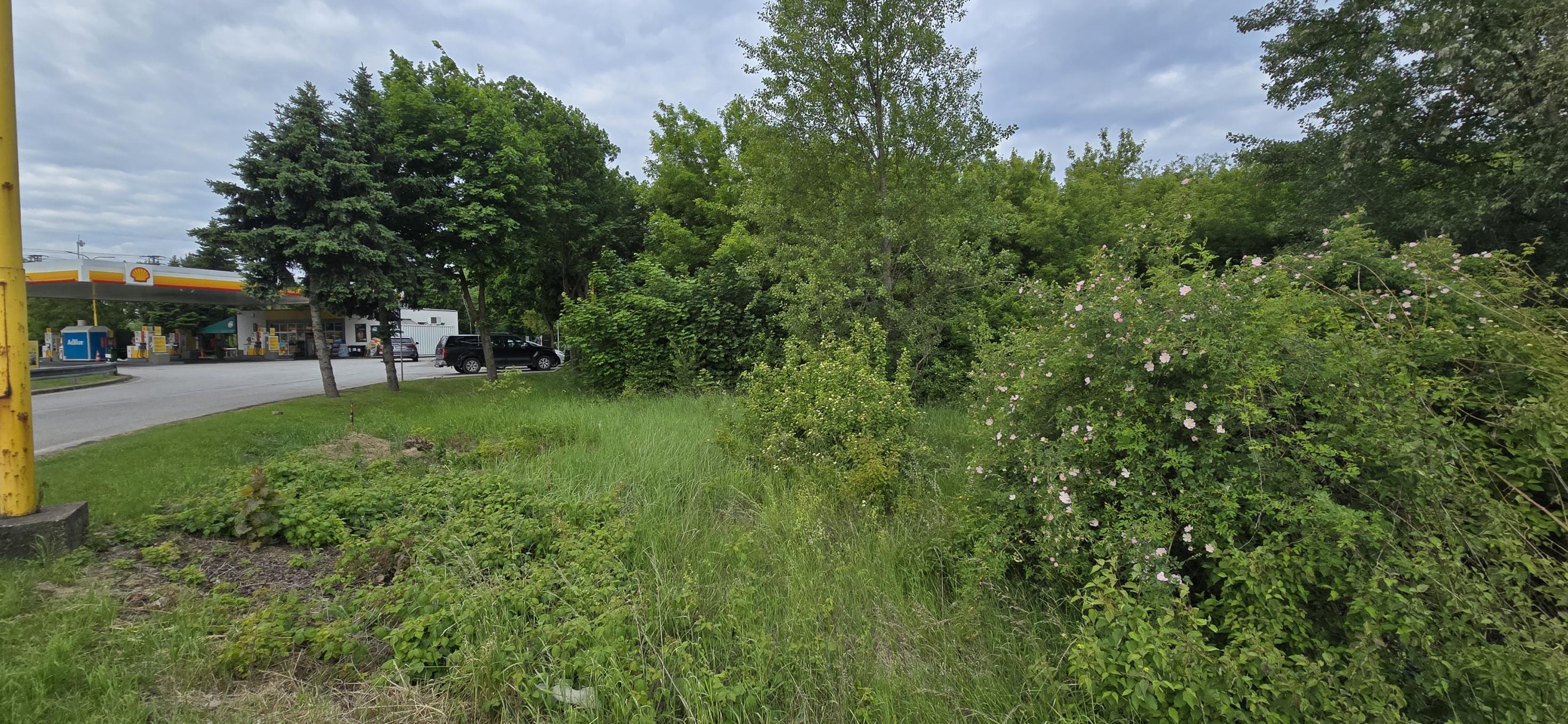 Na predaj investičný pozemok, 13 árov,  Južné nábrežie v Košiciach