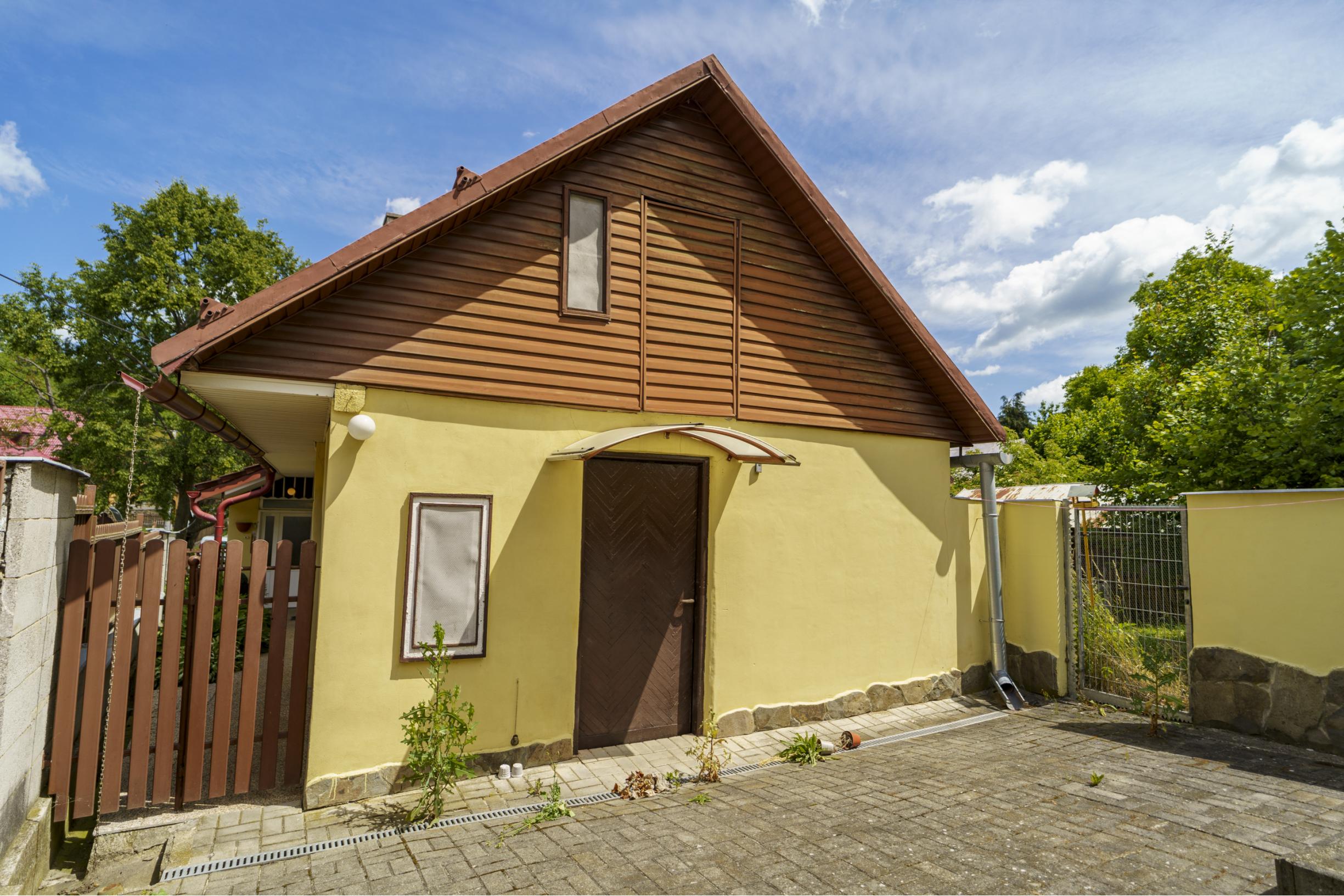 TOP CENA !!! Exkluzívne na predaj rodinný dom na priestrannom pozemku s výmerou 3 223 m² v obci Ilija