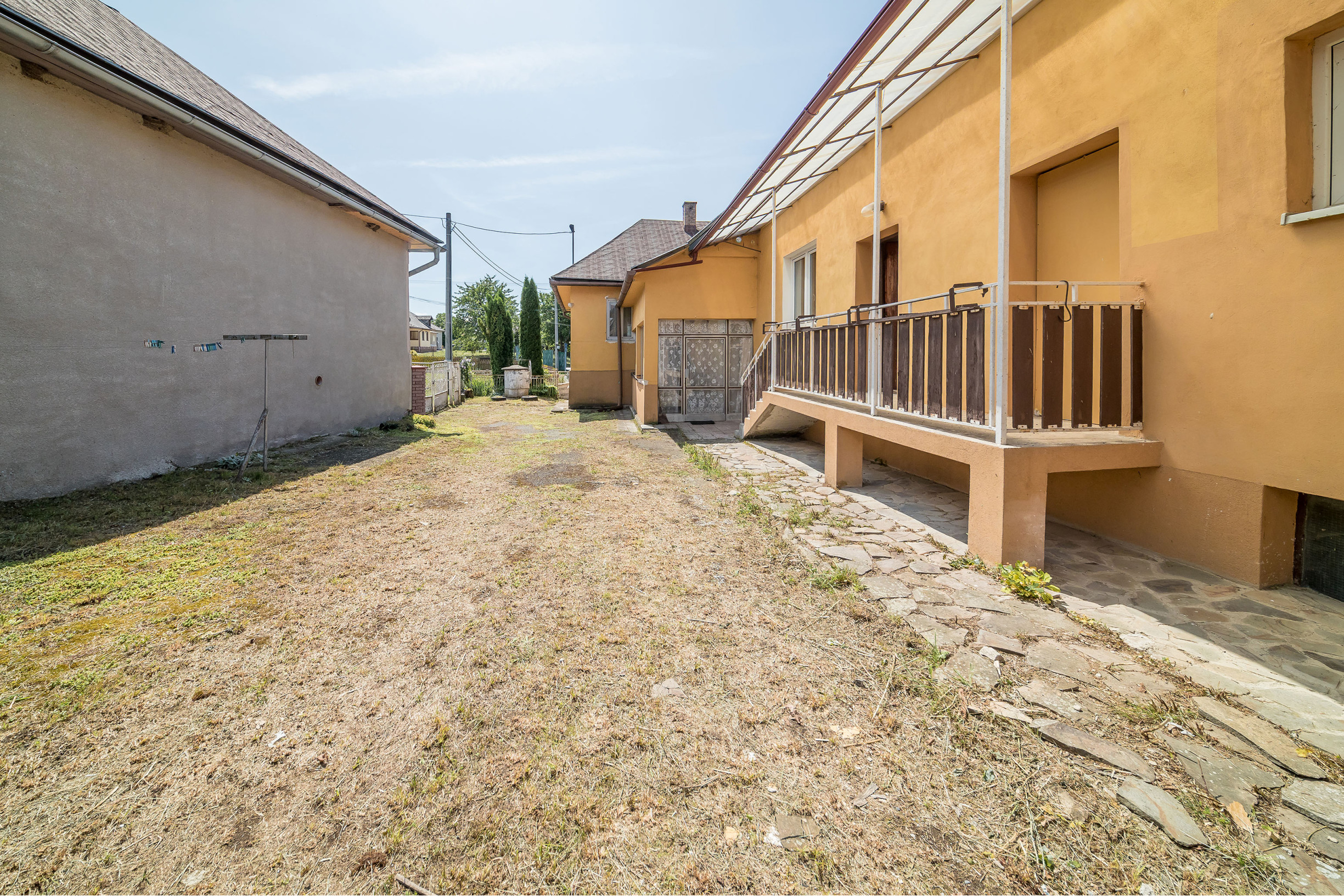 REZERVOVANÉ - Rodinný dom s 2 garážami na predaj, Opiná, Košice - okolie