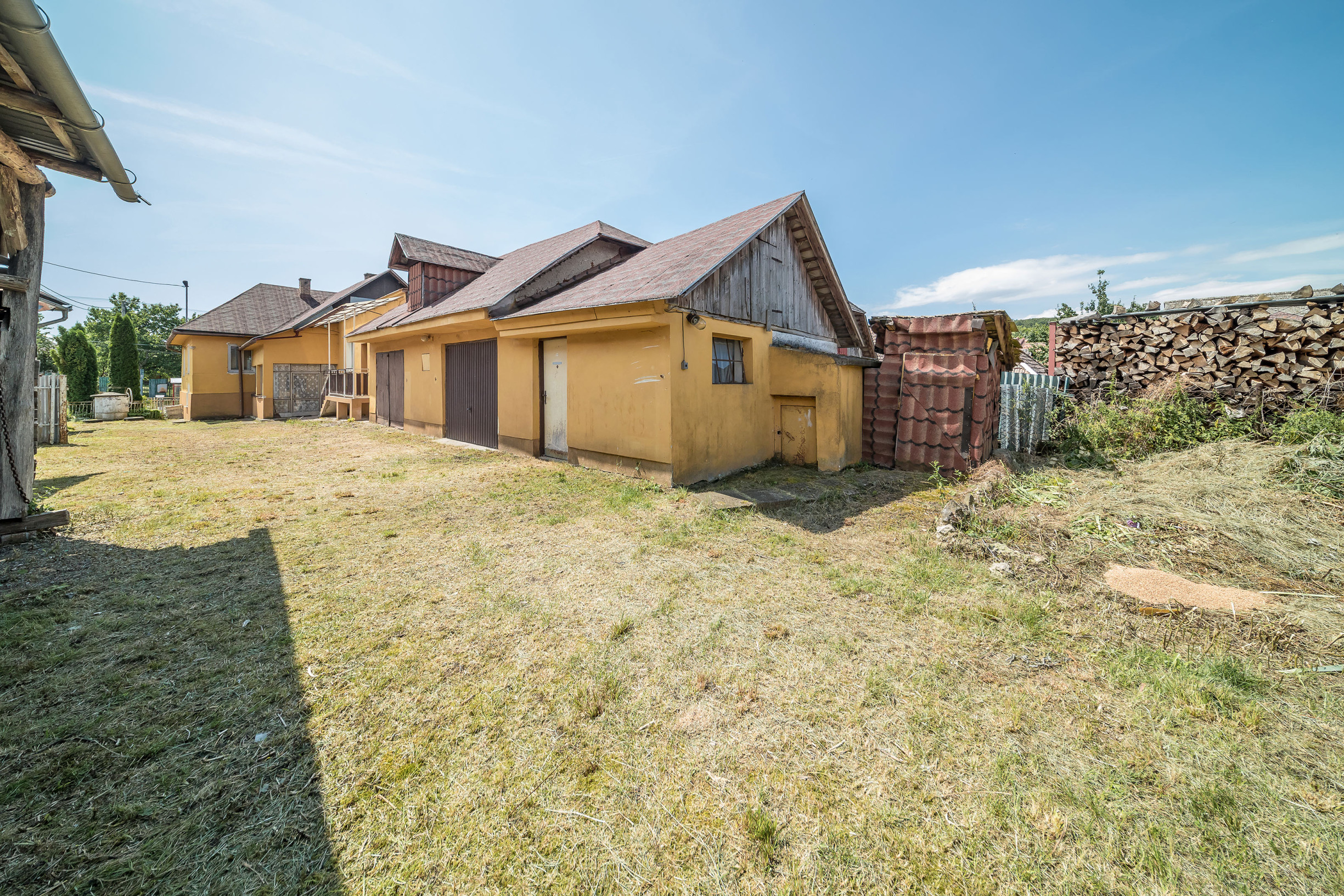 REZERVOVANÉ - Rodinný dom s 2 garážami na predaj, Opiná, Košice - okolie