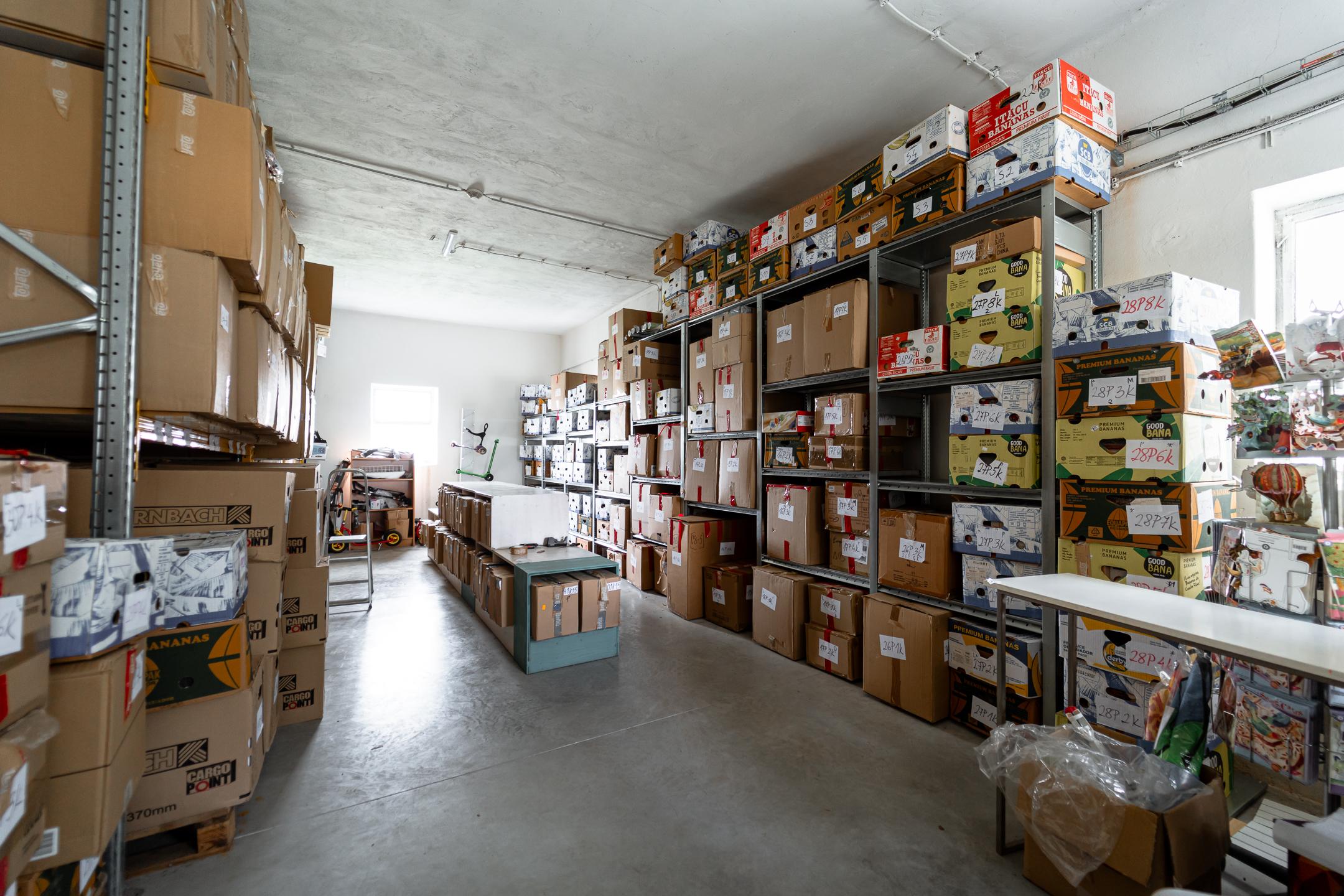 Ponúkame na predaj budovu / skladový priestor v Strážskom