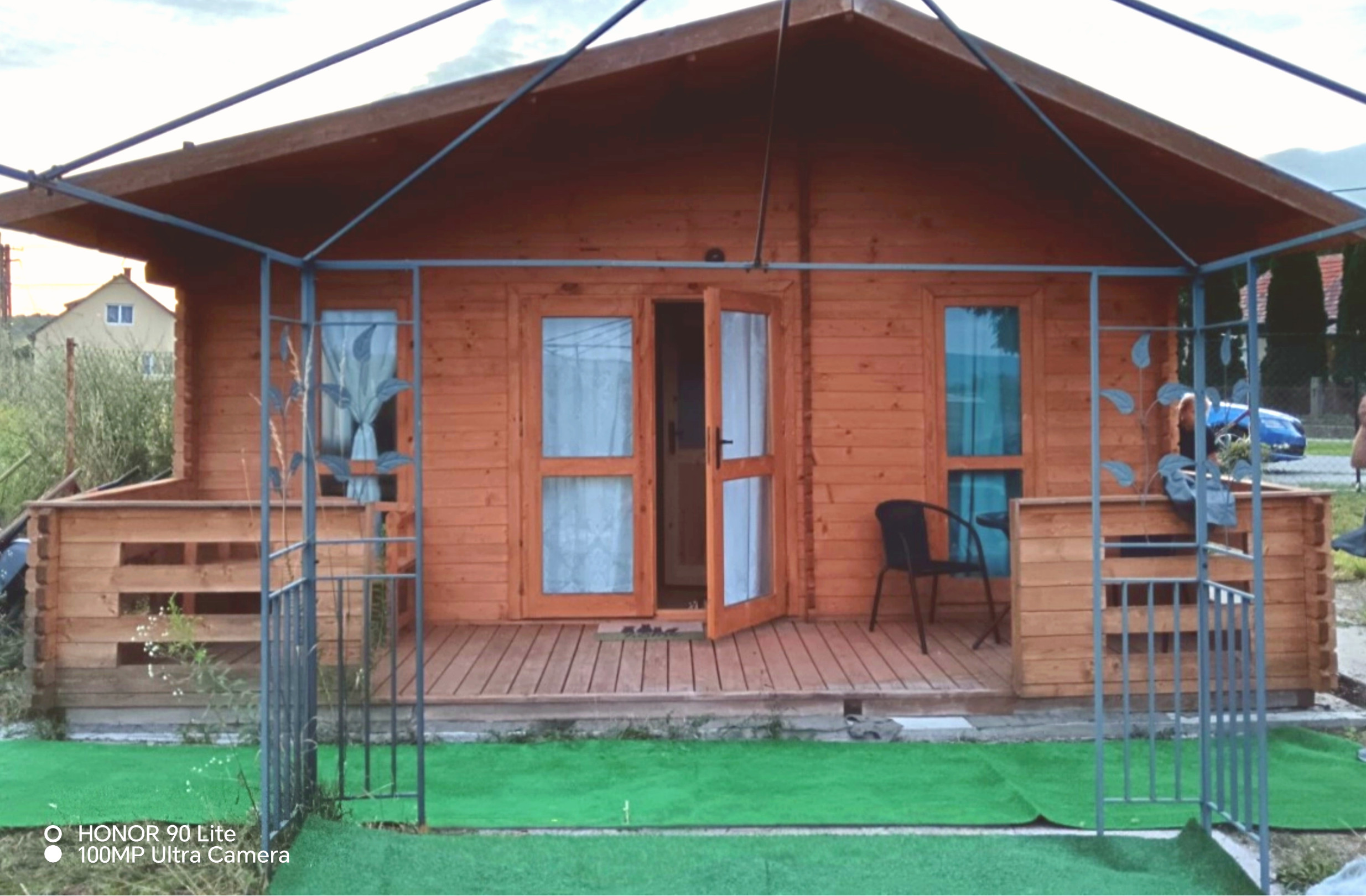 Na predaj štýlová chatka s rozsiahlym pozemkom, Novajidrány, Maďarsko