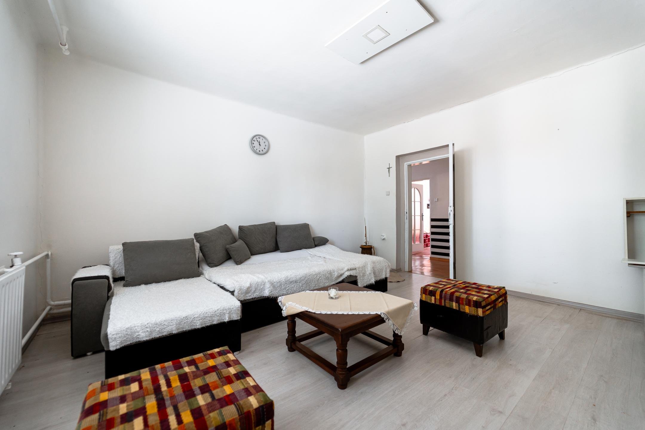 EXKLUZÍVNE vám ponúkame na predaj 3 izbový rodinný dom v príjemnej lokalite Veľkých Kapušian (okr. Michalovce).