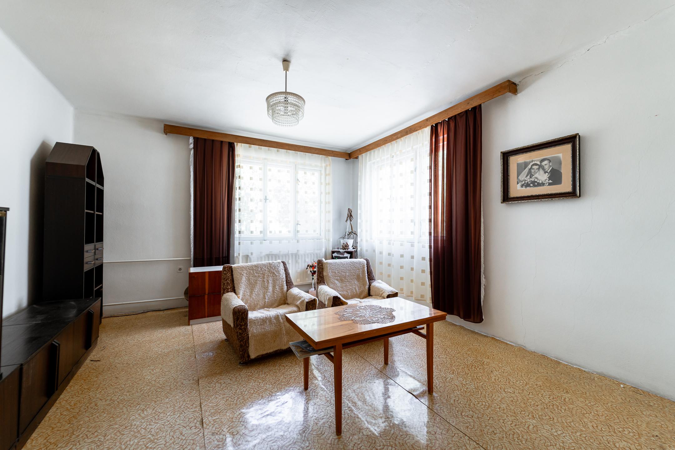 EXKLUZÍVNE vám ponúkame na predaj 3 izbový rodinný dom v príjemnej lokalite Veľkých Kapušian (okr. Michalovce).