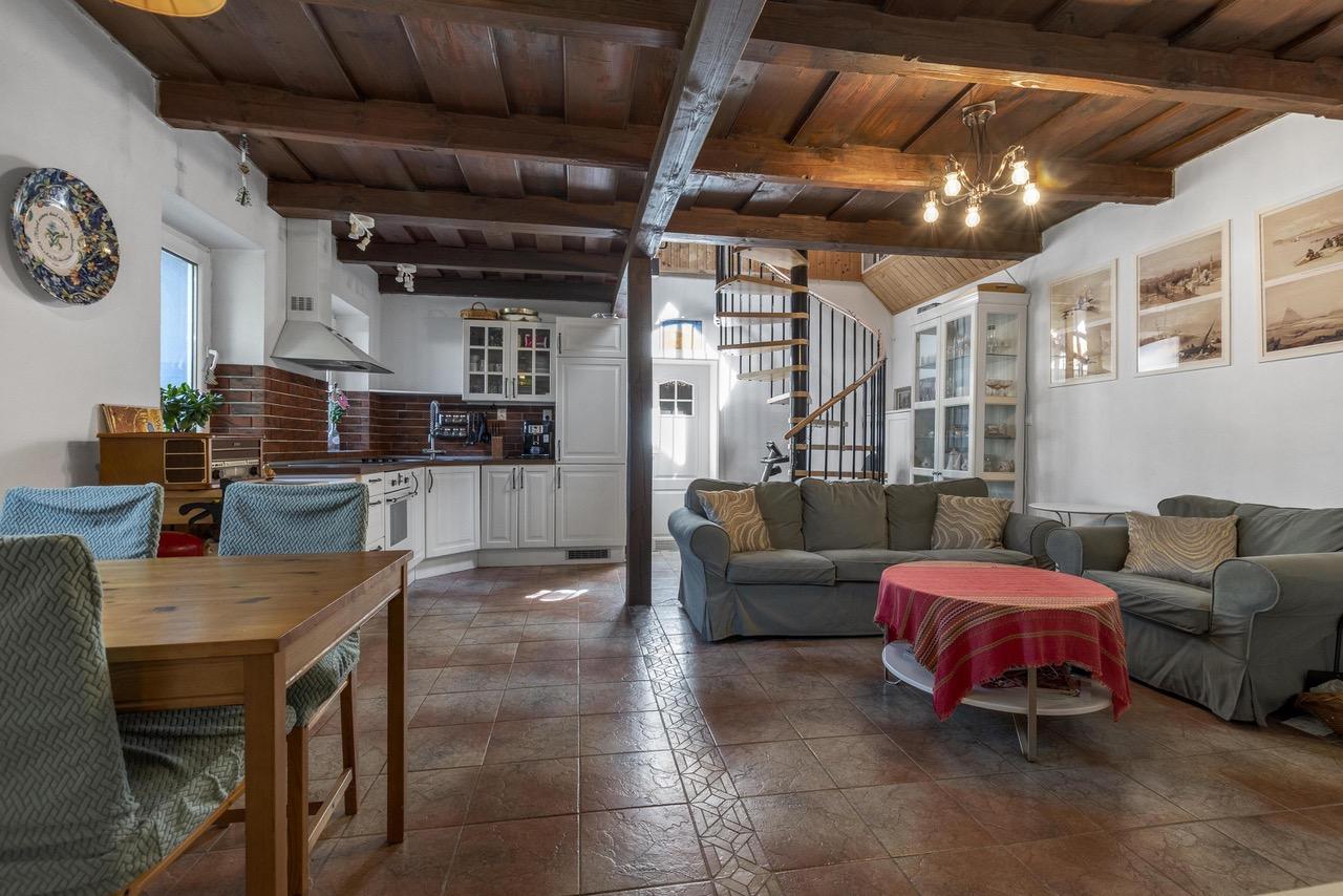 Predaj krásny vidiecky 5-izbový rodinný dom s bazénom so slanou vodou, 586 m2, Borský Mikuláš, okres Senica