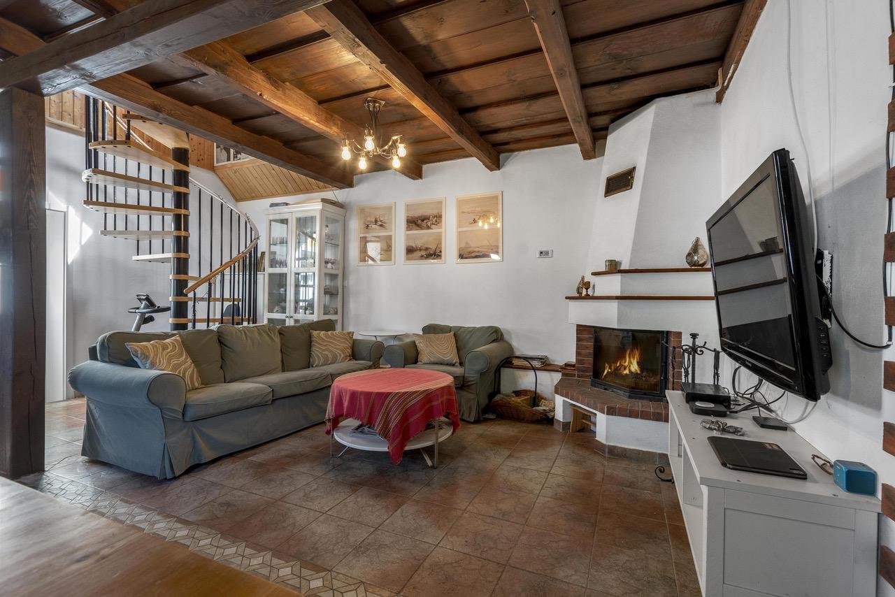 Predaj krásny vidiecky 5-izbový rodinný dom s bazénom so slanou vodou, 586 m2, Borský Mikuláš, okres Senica