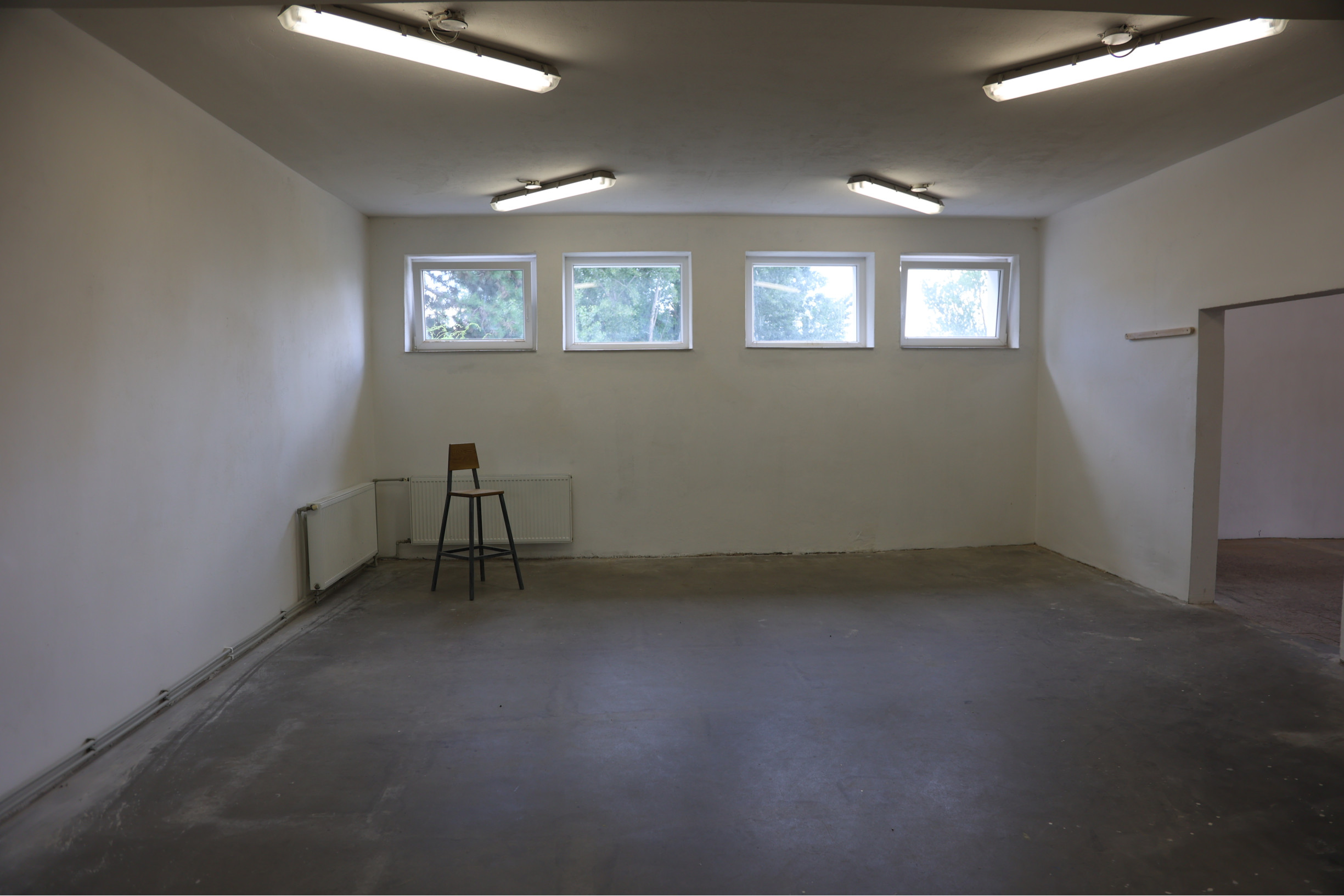 Prenájom skladových/výrobných priestorov – 100 m² a 400 m², Ružinov II.