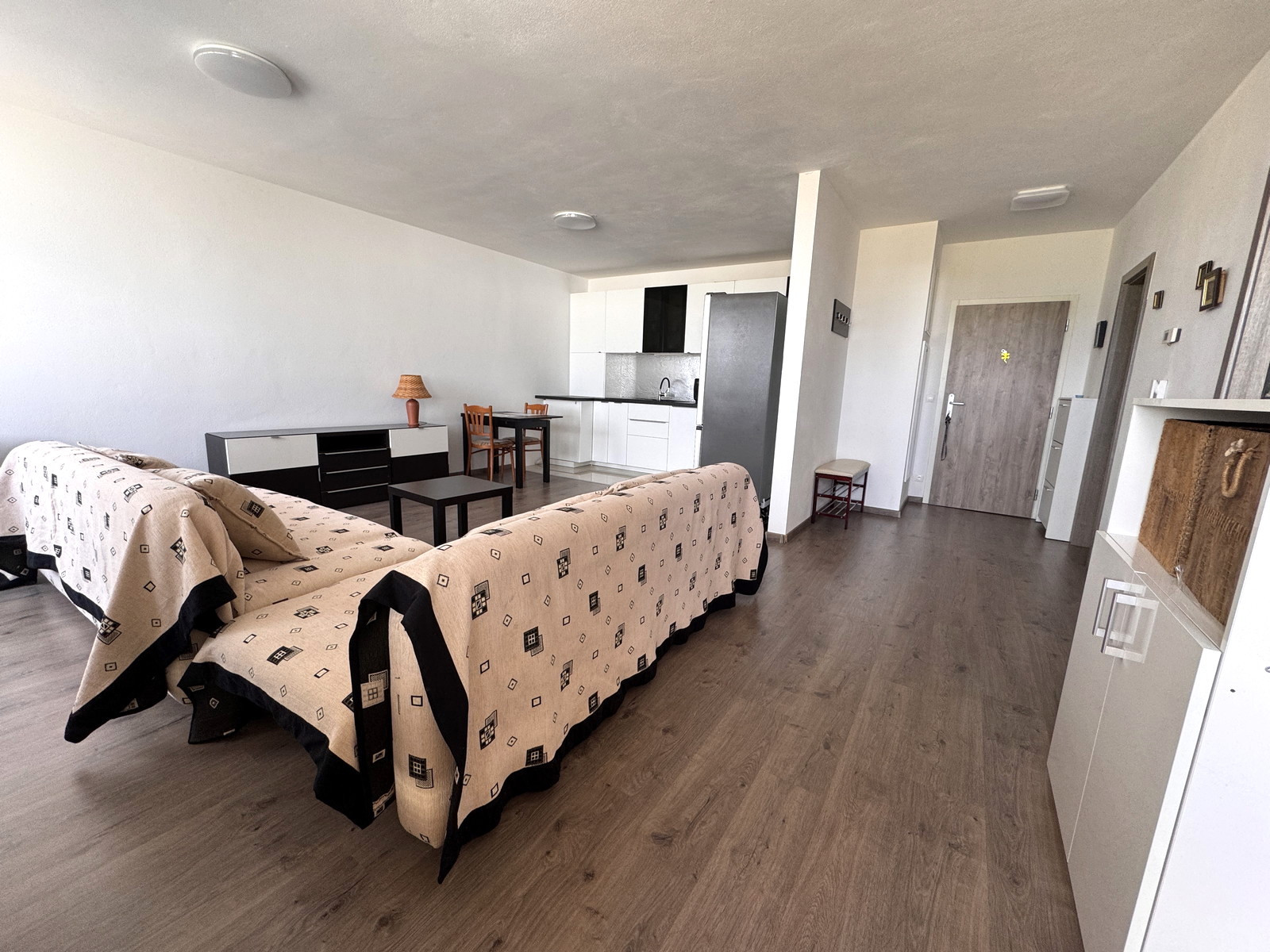 Prenájom 2-izb. byt + loggia; novostavba; Opletalova ul.; Bratislava IV.- Dev. Nová Ves