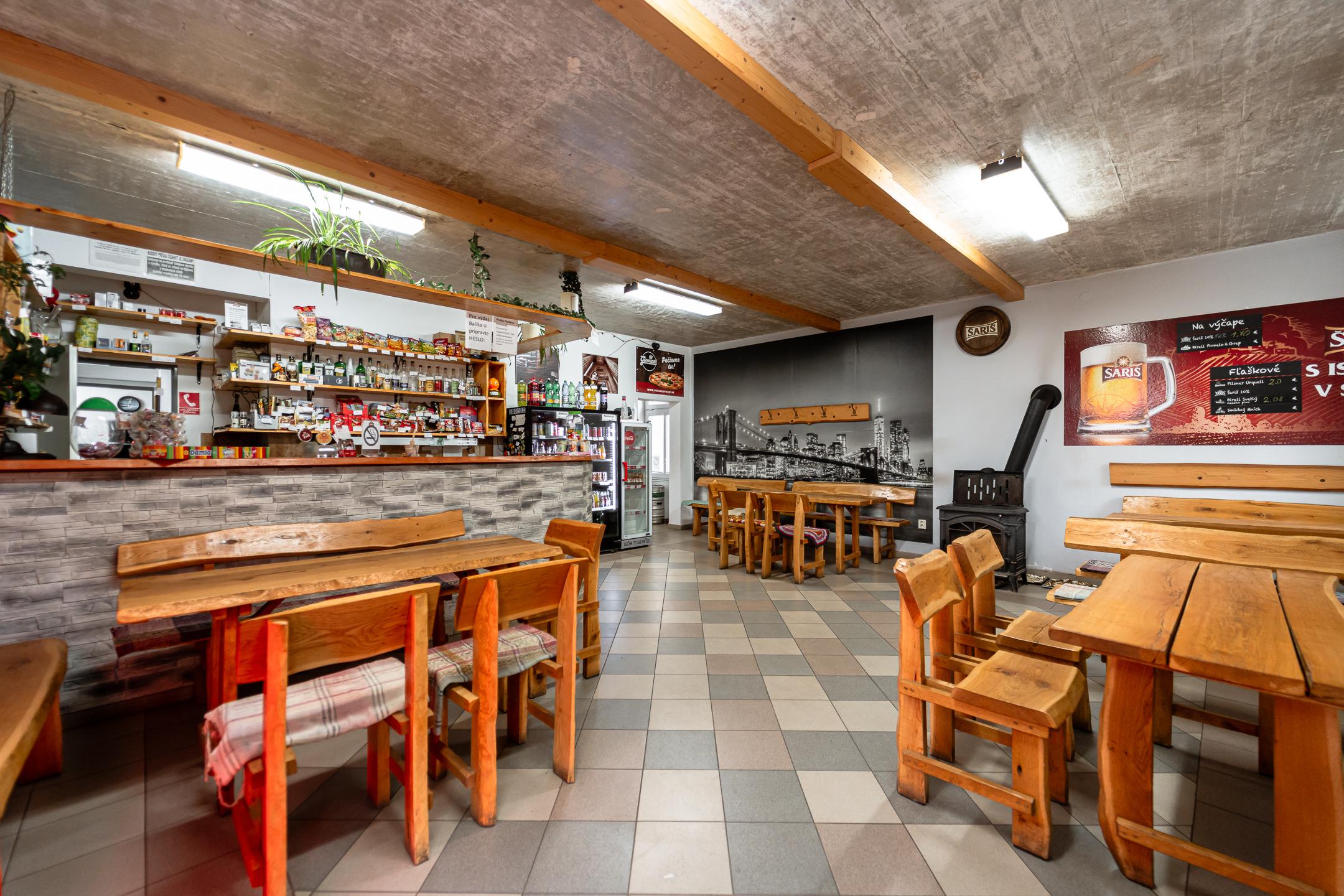 EXKLUZÍVNE Vám ponúkame na predaj dom na podnikateľské účely v obci Zborov.