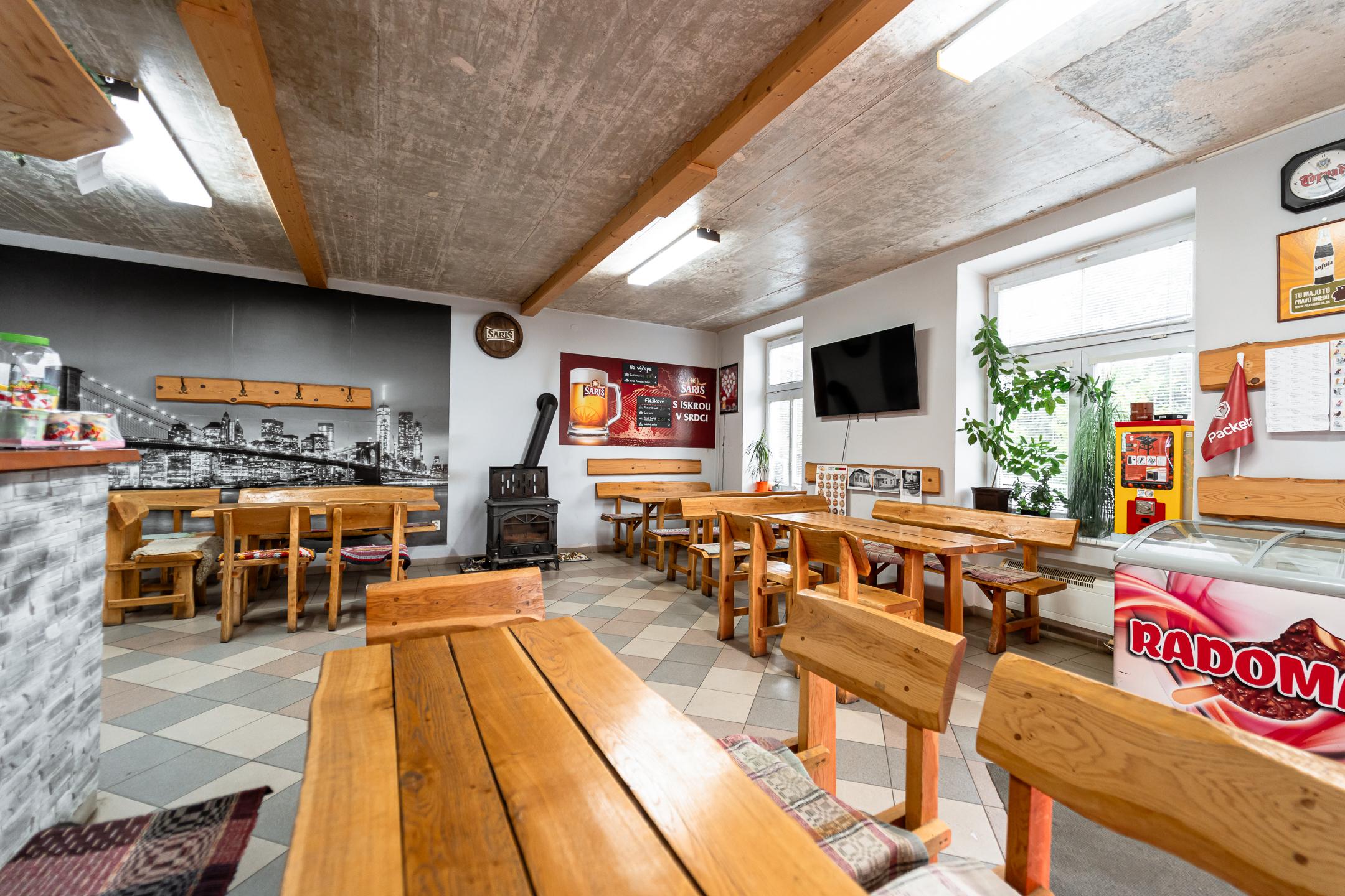 EXKLUZÍVNE Vám ponúkame na predaj dom na podnikateľské účely v obci Zborov.