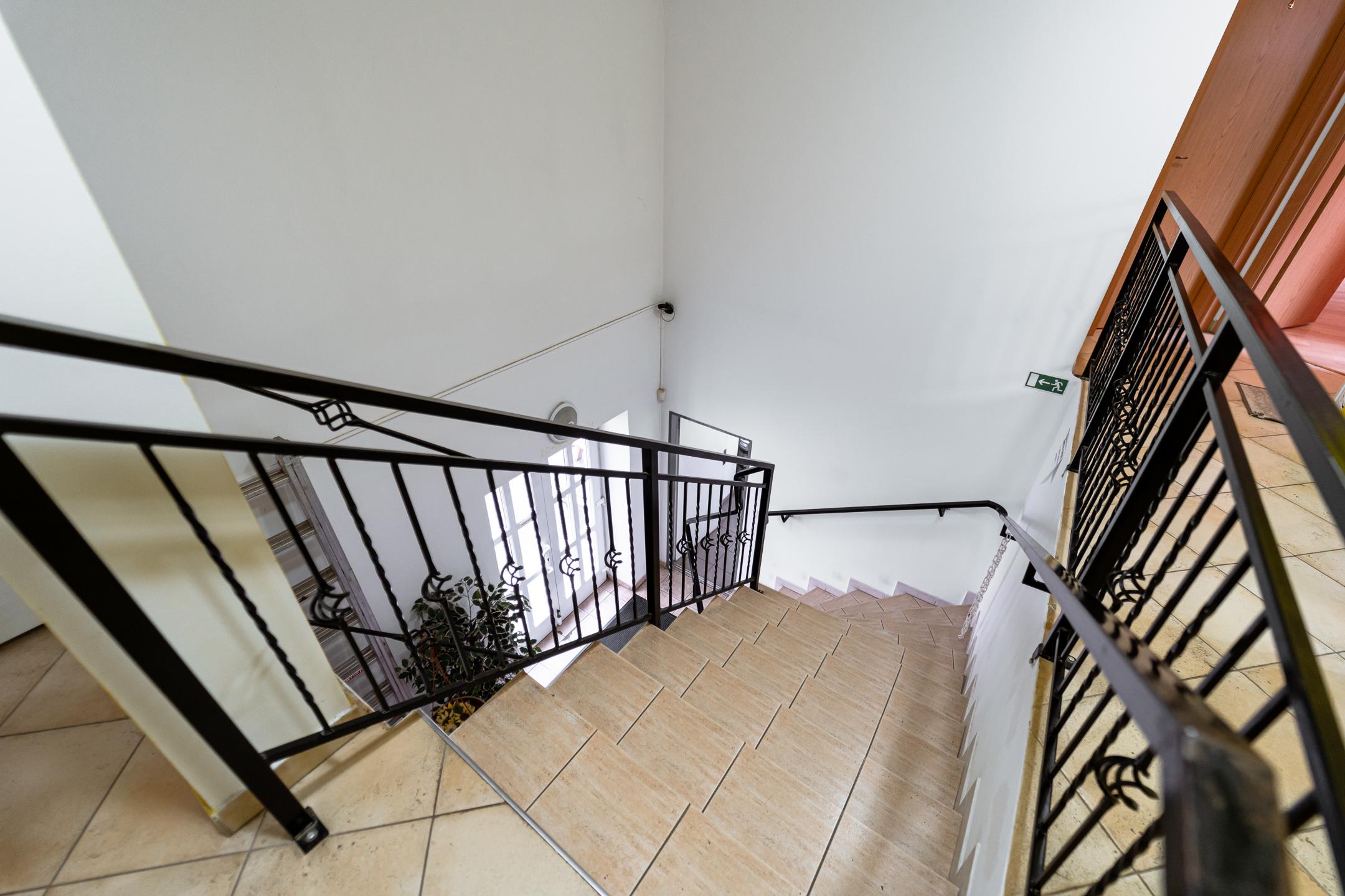 EXKLUZÍVNE Vám ponúkame na predaj dom na podnikateľské účely v obci Zborov.