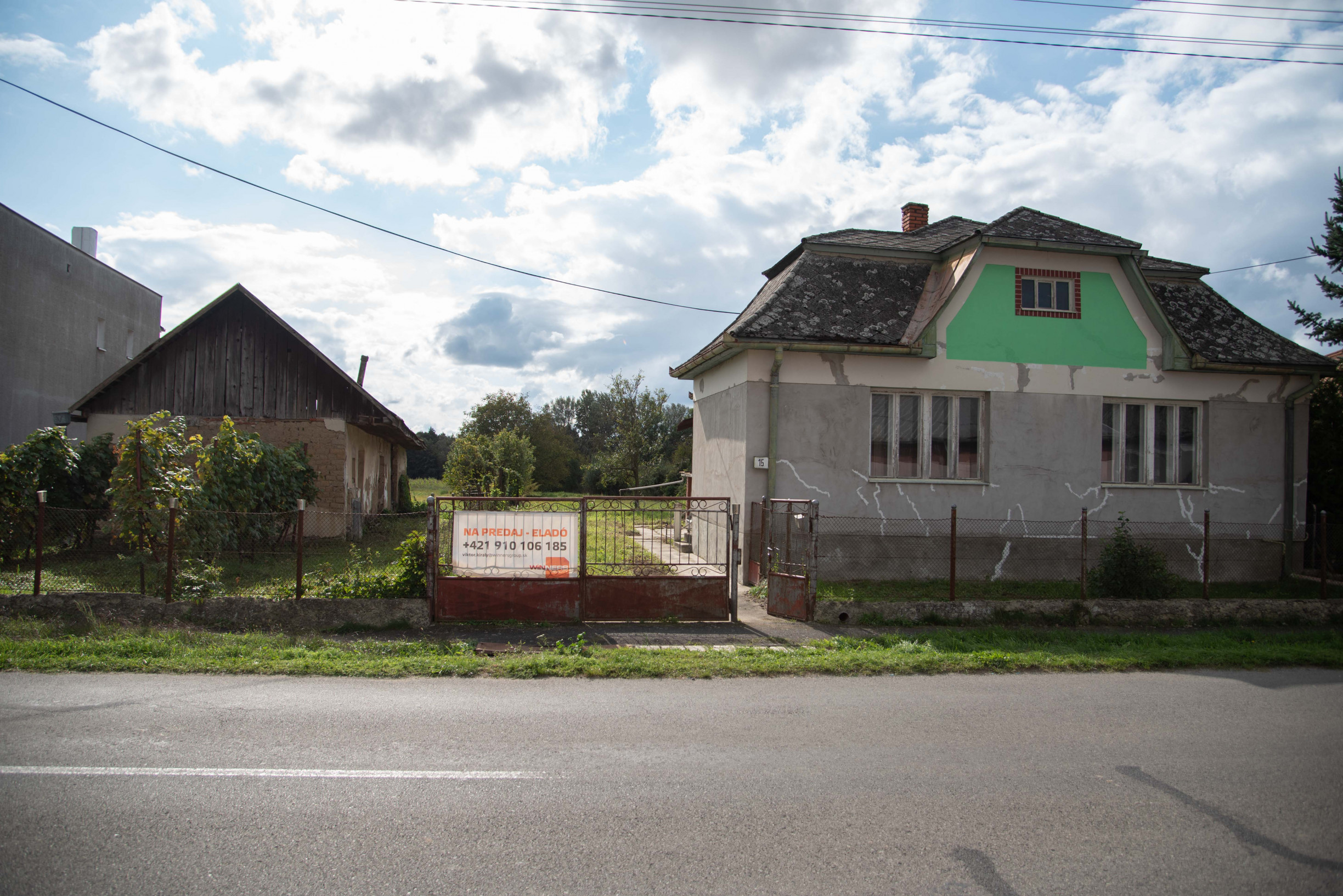 EXKLUZÍVNE vám ponúkame na predaj dva rodinné domy s veľkým pozemkom