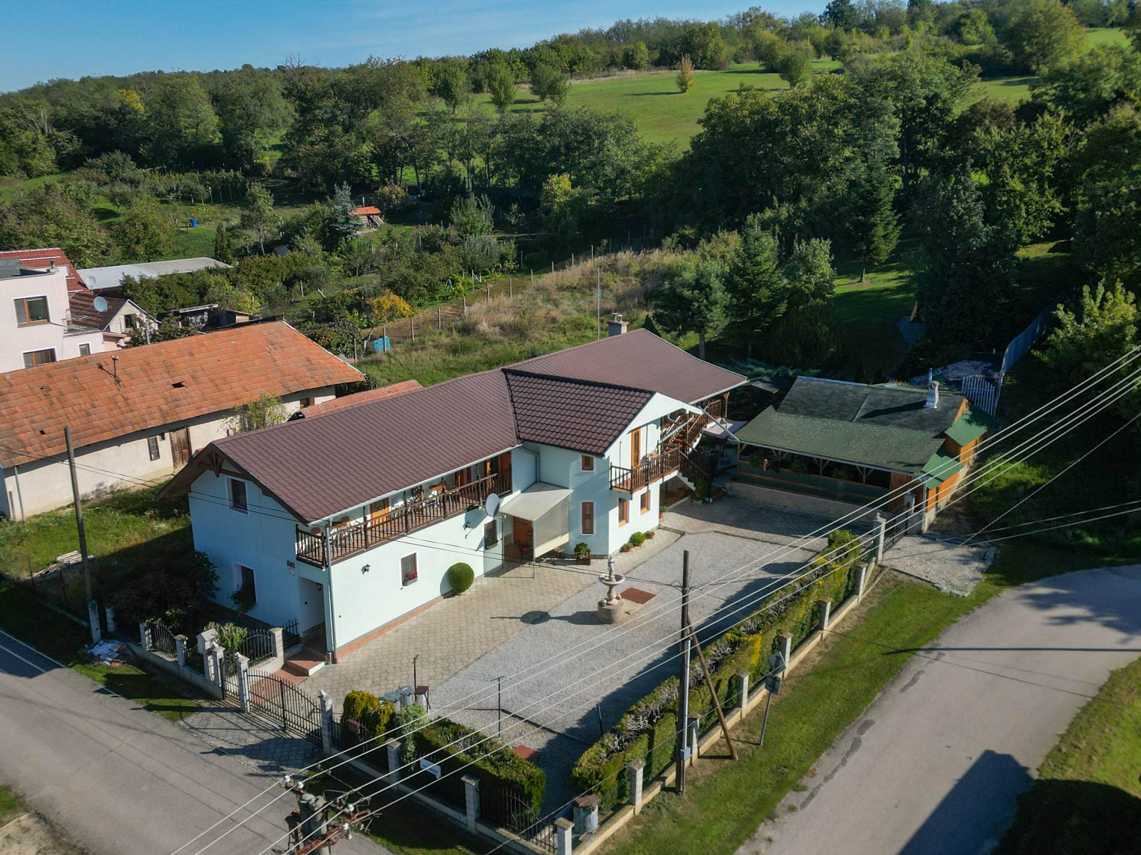 Na predaj penzión / rekreačný dom v obci Trávnica , Nové Zámky – len 3 km od termálneho kúpaliska Podhájska