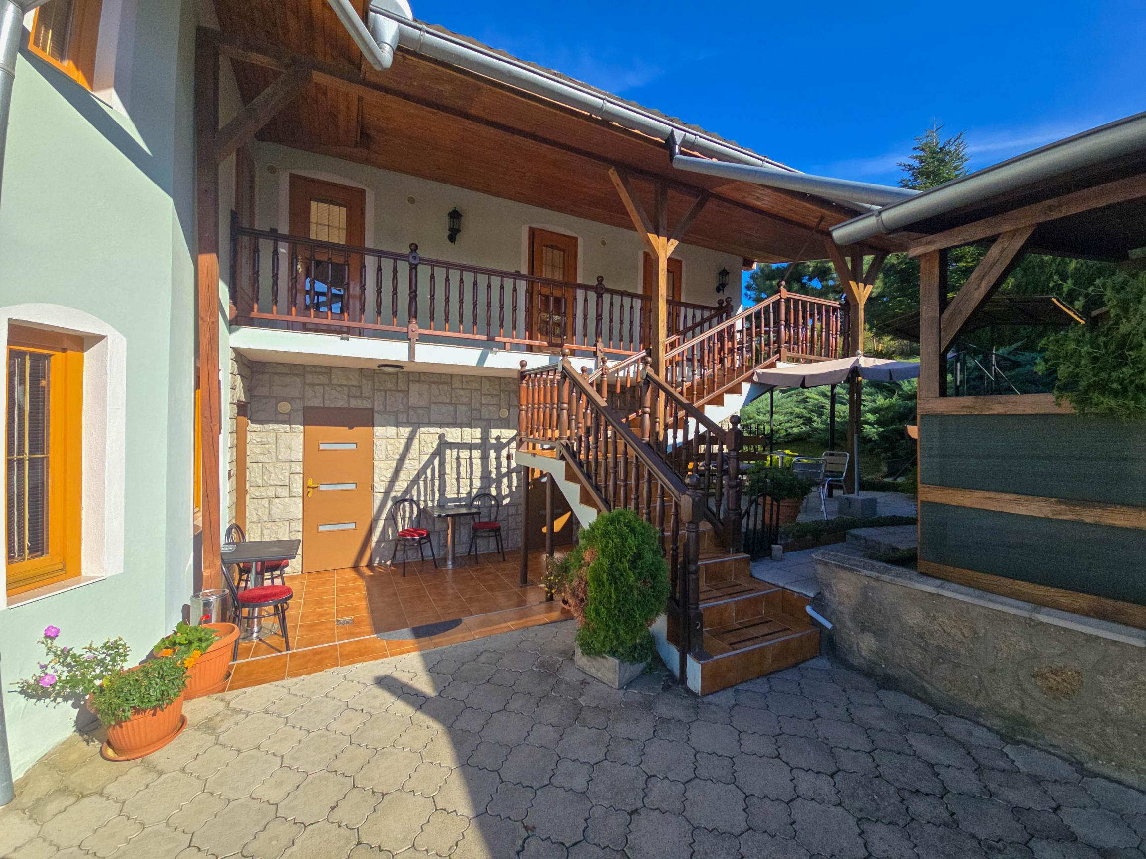 Na predaj penzión / rekreačný dom v obci Trávnica , Nové Zámky – len 3 km od termálneho kúpaliska Podhájska