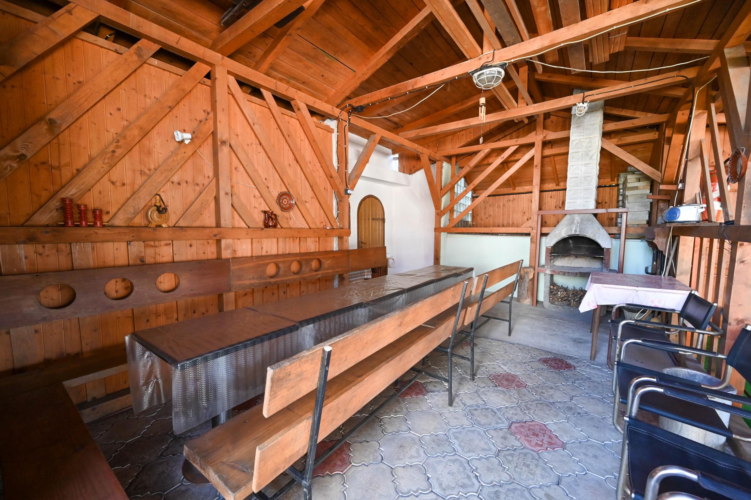 Na predaj penzión / rekreačný dom v obci Trávnica , Nové Zámky – len 3 km od termálneho kúpaliska Podhájska