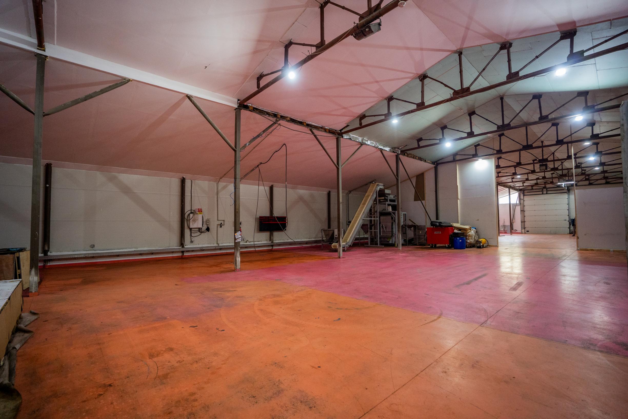 Na predaj výrobná a skladová hala o veľkosti 1.024m2 v meste Svidník