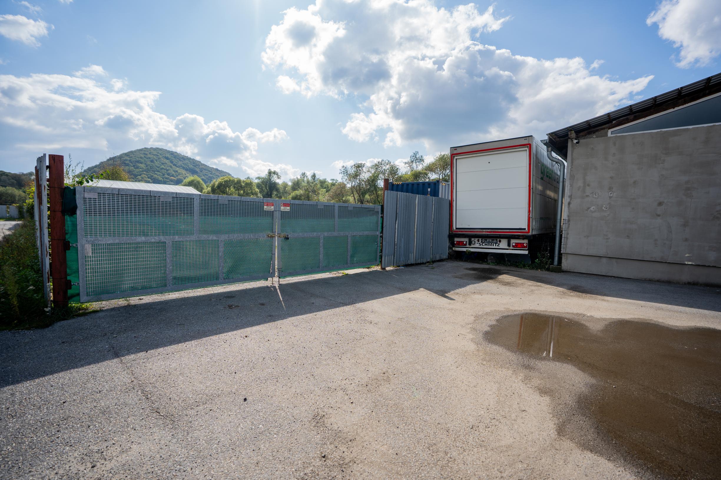 Na predaj výrobná a skladová hala o veľkosti 1.024m2 v meste Svidník